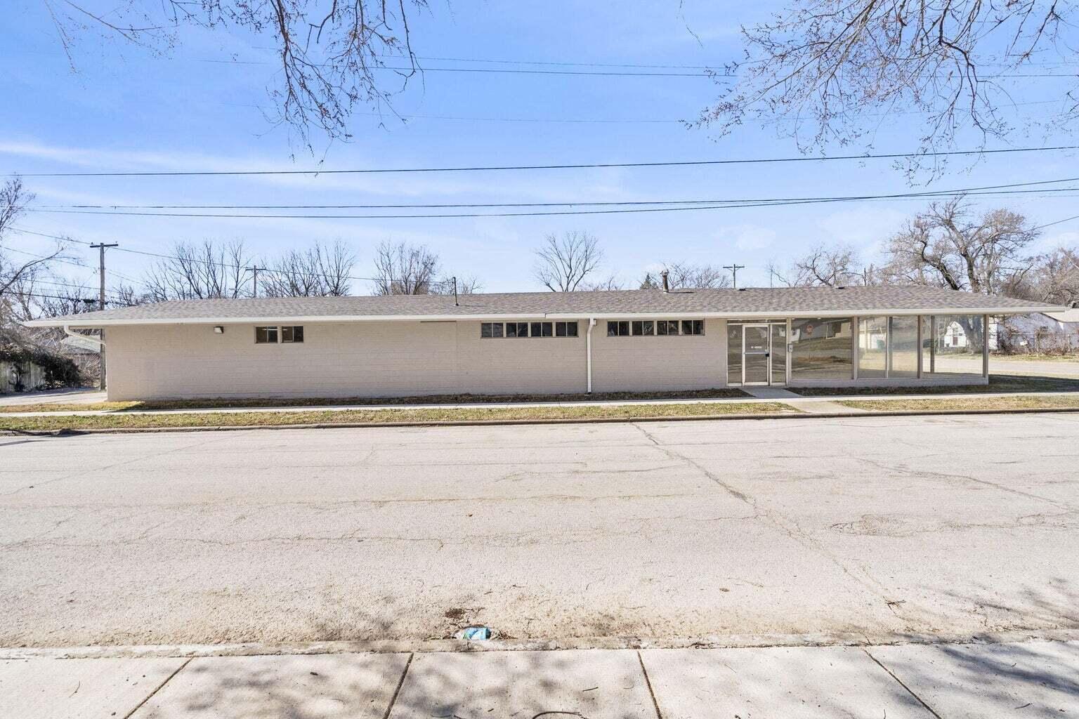 Photo 3 - Commercial Lease for sale – 1464 E Commercial Street  Springfield, MO