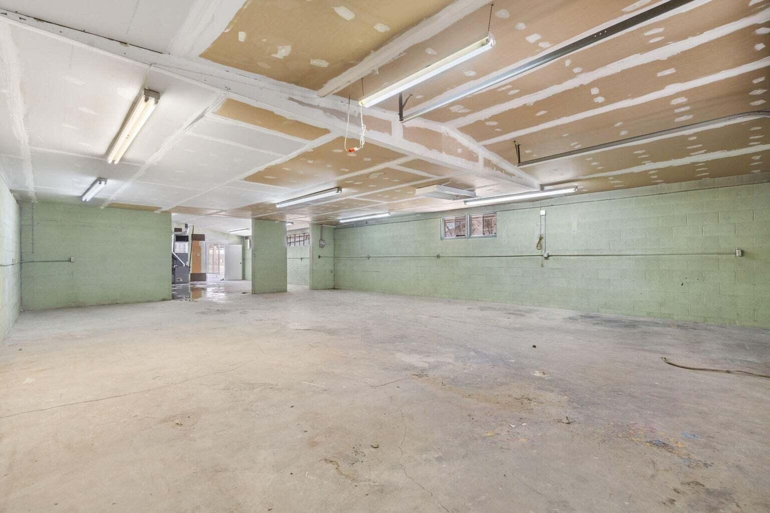 Photo 20 - Commercial Lease for sale – 1464 E Commercial Street  Springfield, MO