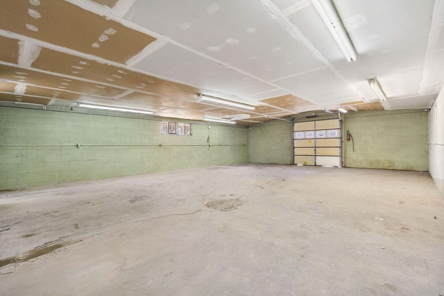 Photo 21 - Commercial Lease for sale – 1464 E Commercial Street  Springfield, MO