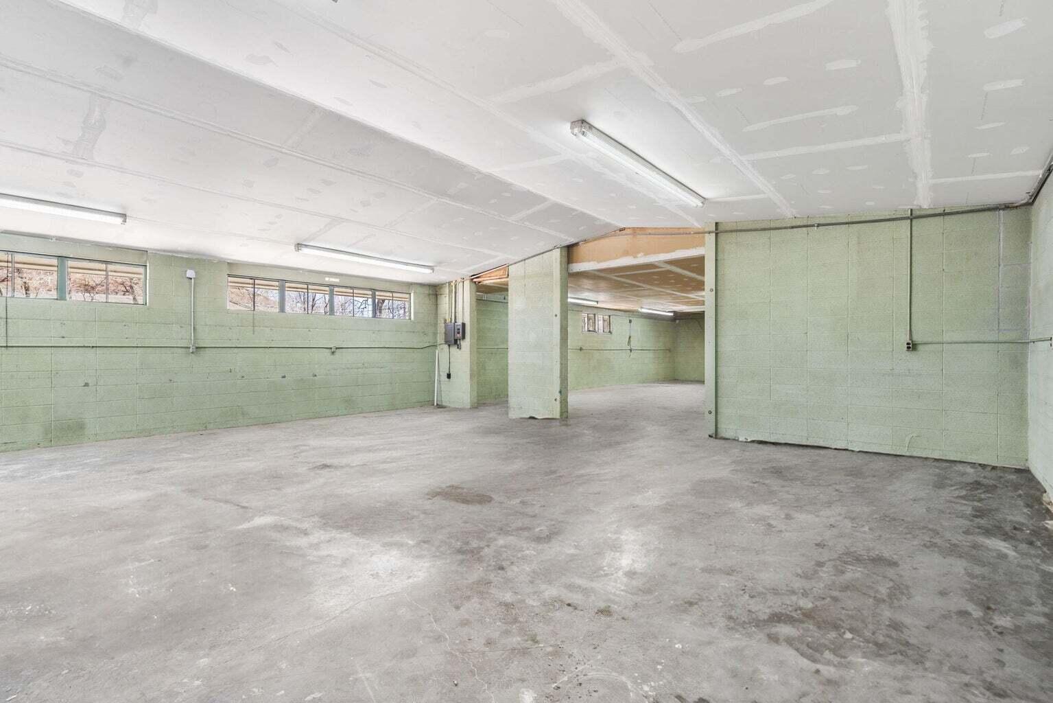 Photo 22 - Commercial Lease for sale – 1464 E Commercial Street  Springfield, MO