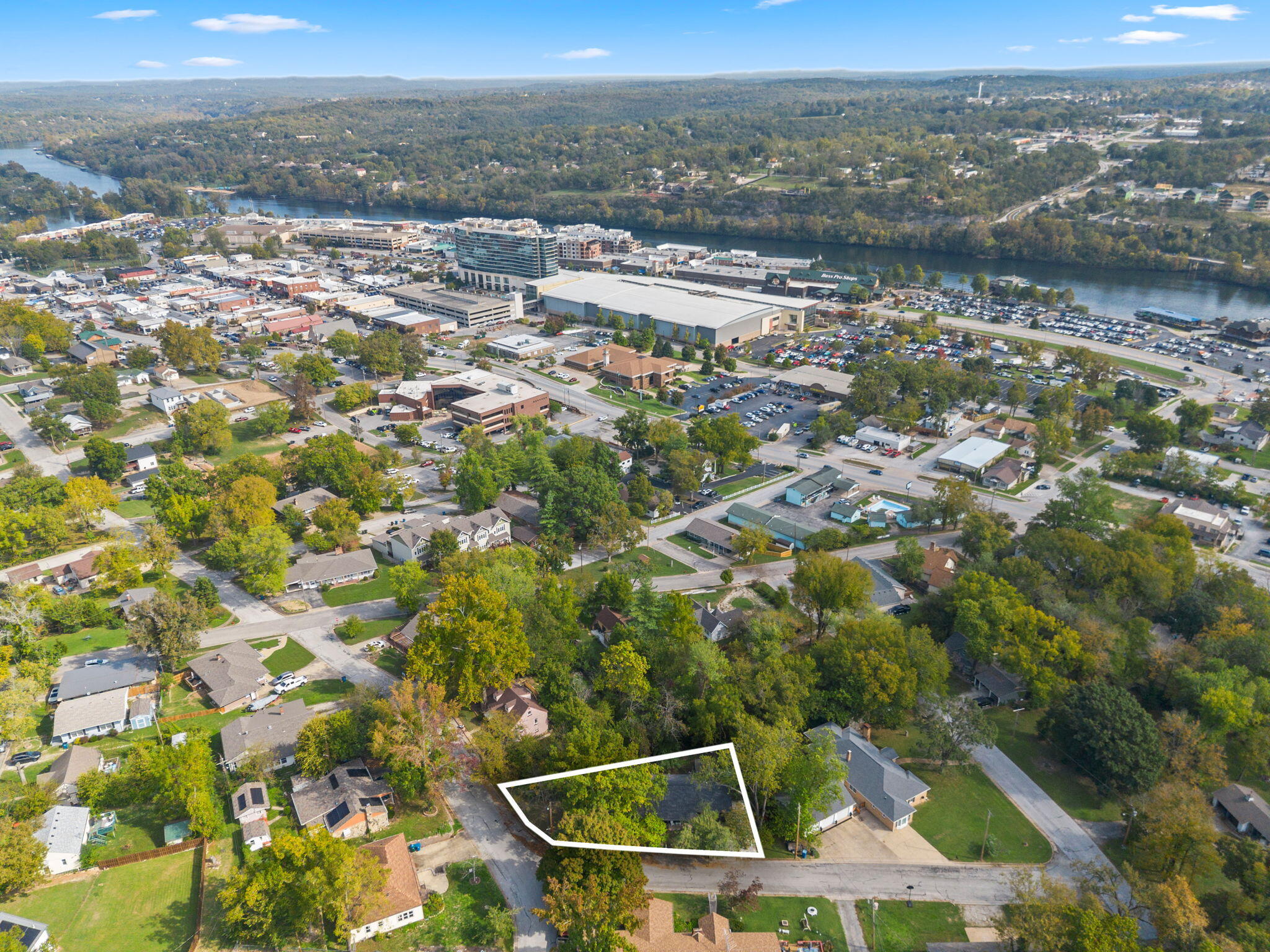 Photo 4 - Residential for sale – 209  Mcfarland Street  Branson, MO
