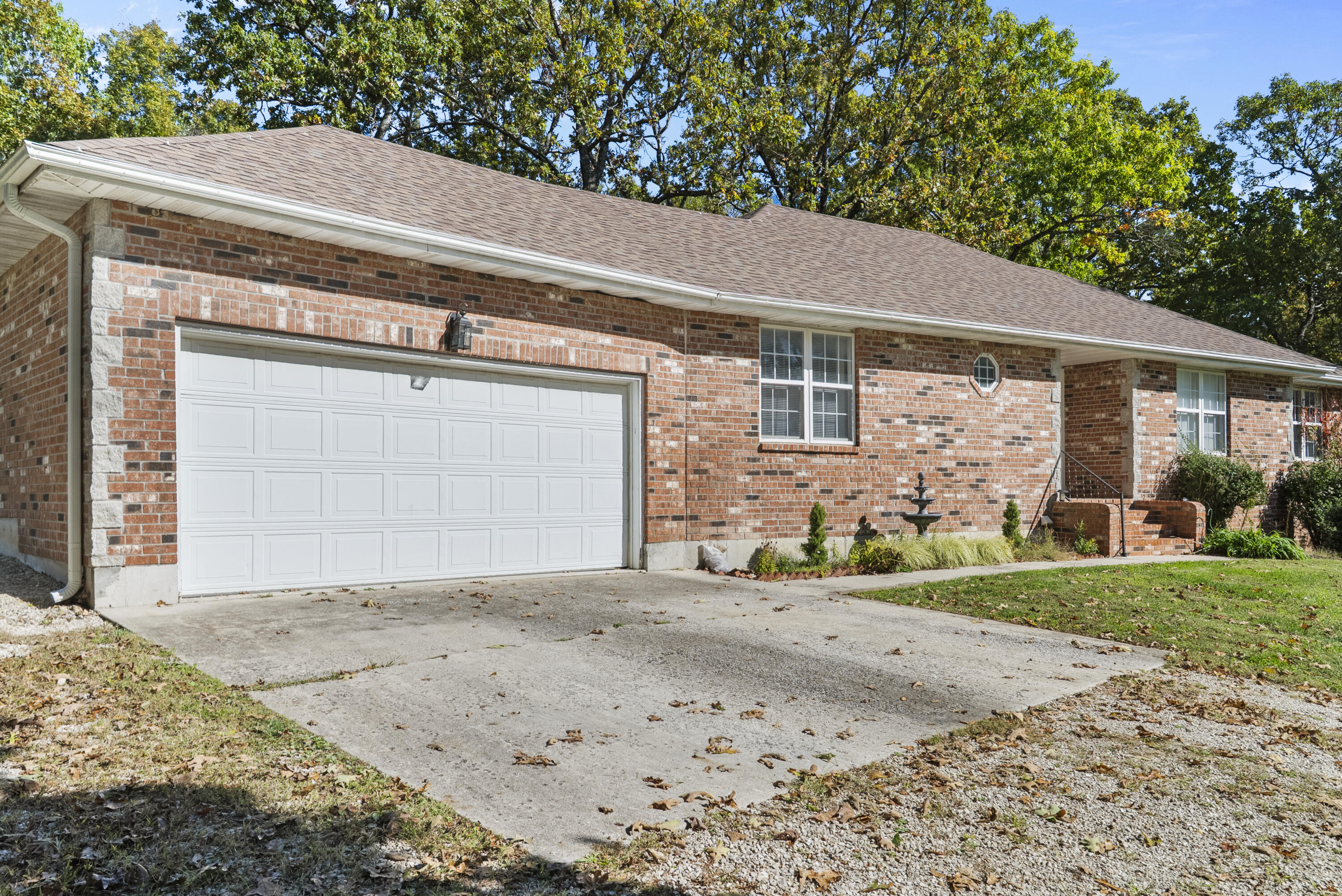 Photo 3 - Residential for sale – 1740 N Pine Street  Marshfield, MO