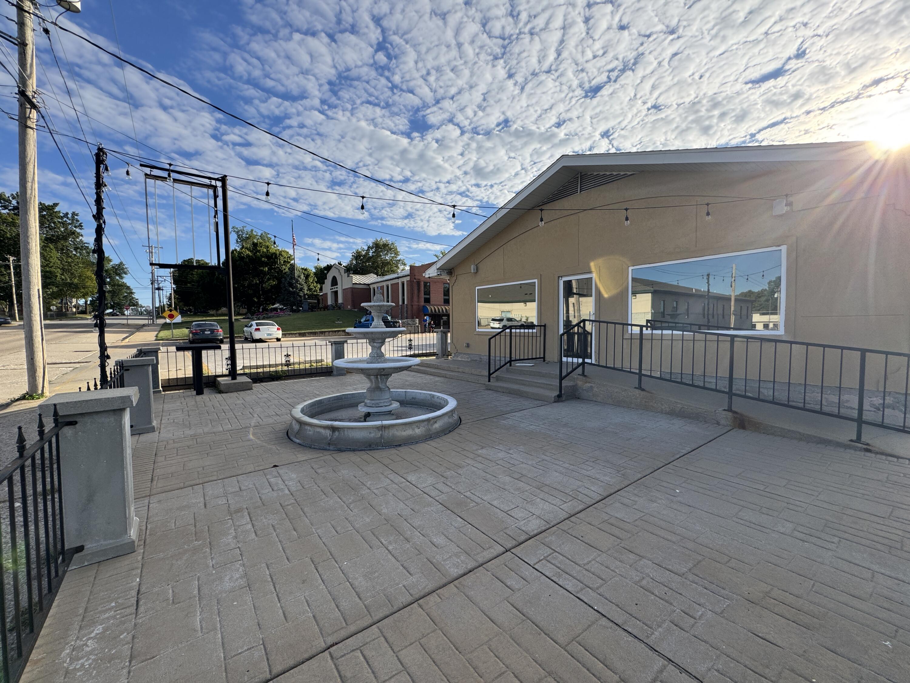 Photo 8 - Commercial Sale for sale – 329 S Main   Bolivar, MO