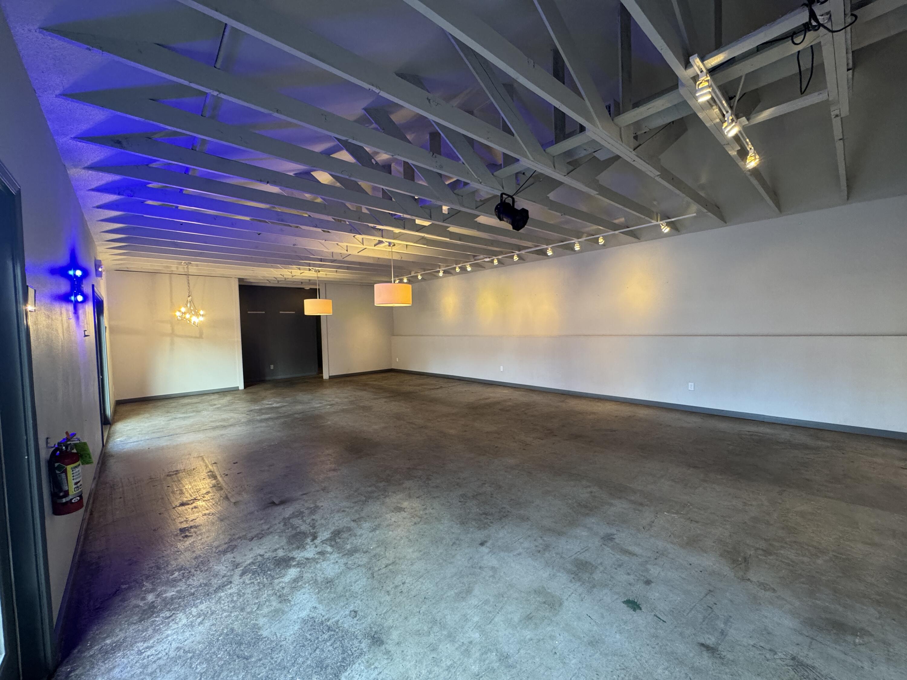 Photo 52 - Commercial Sale for sale – 329 S Main   Bolivar, MO