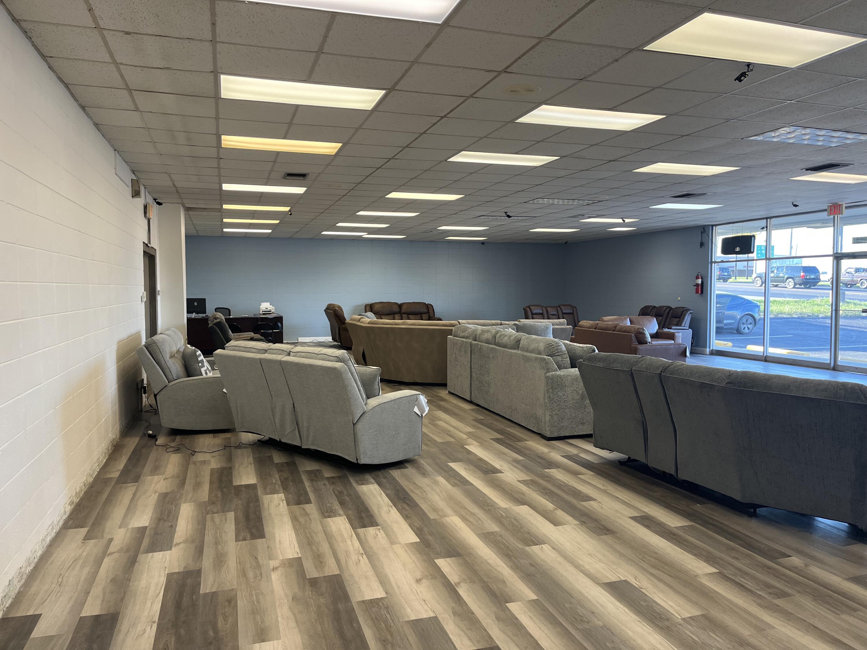Photo 4 - Commercial Sale for sale – 1430 W Kearney Street  Springfield, MO