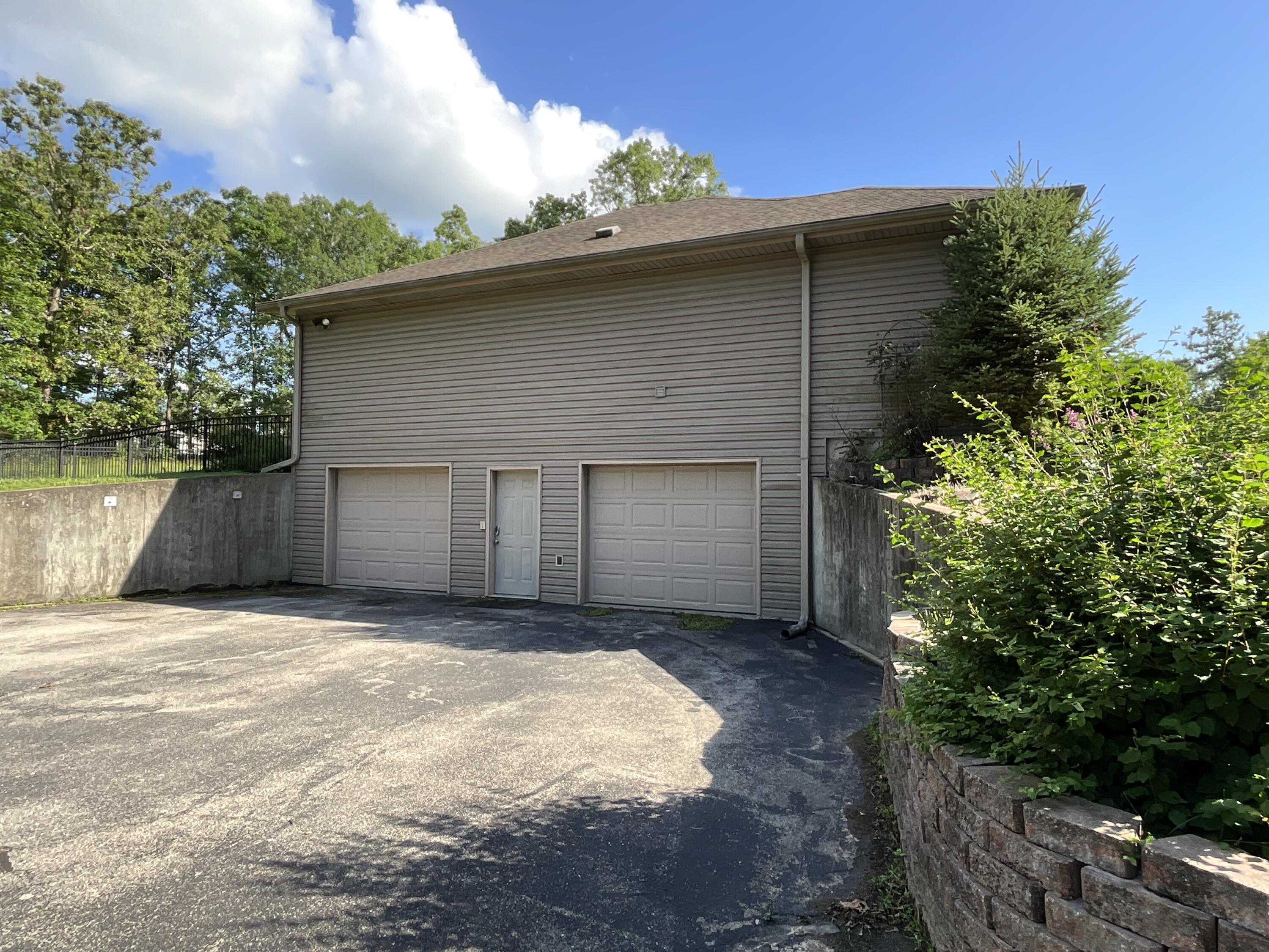 Photo 4 - Residential for sale – 7584  Private Road 2453   West Plains, MO