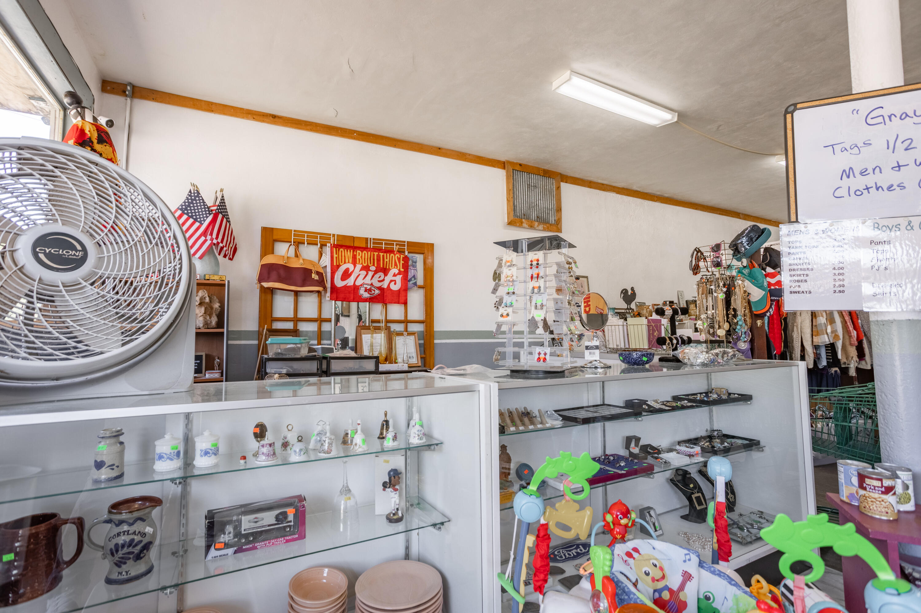 Photo 5 - Commercial Sale for sale – 282 N Main Street  Gainesville, MO