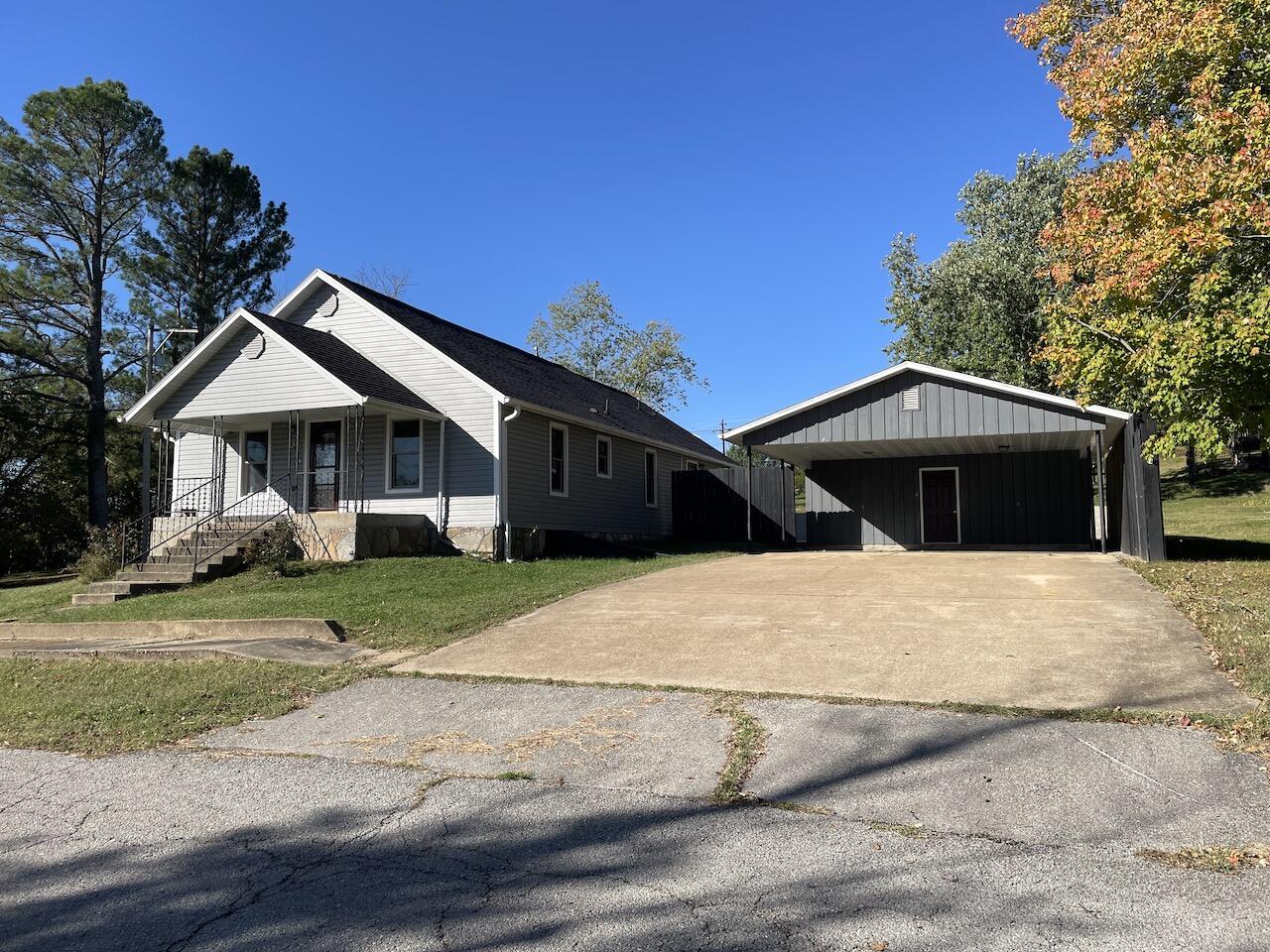 Photo 2 - Residential for sale – 801  Patton Avenue  Cabool, MO