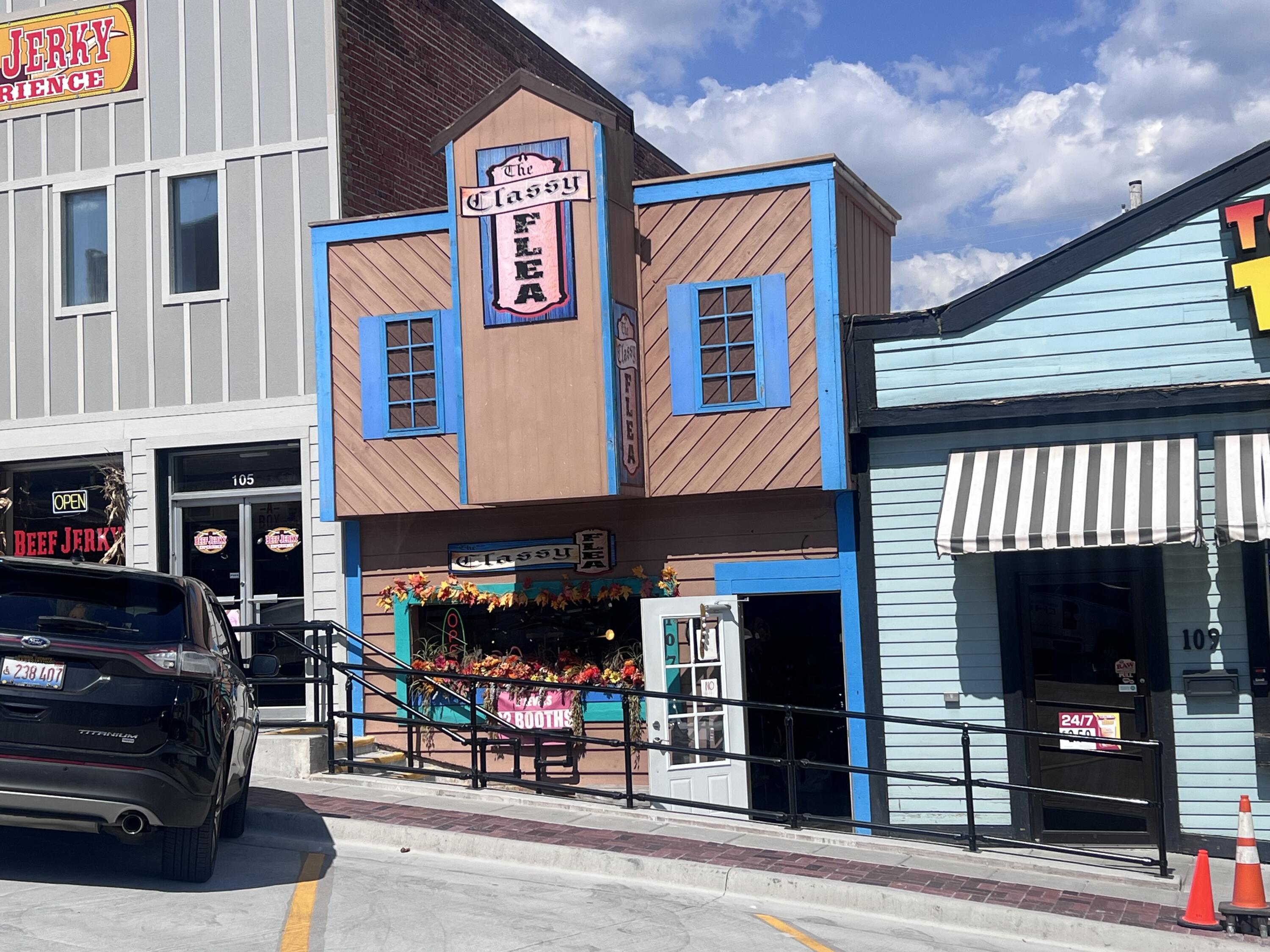 Photo 11 - Commercial Sale for sale – 107 E Main Street  Branson, MO