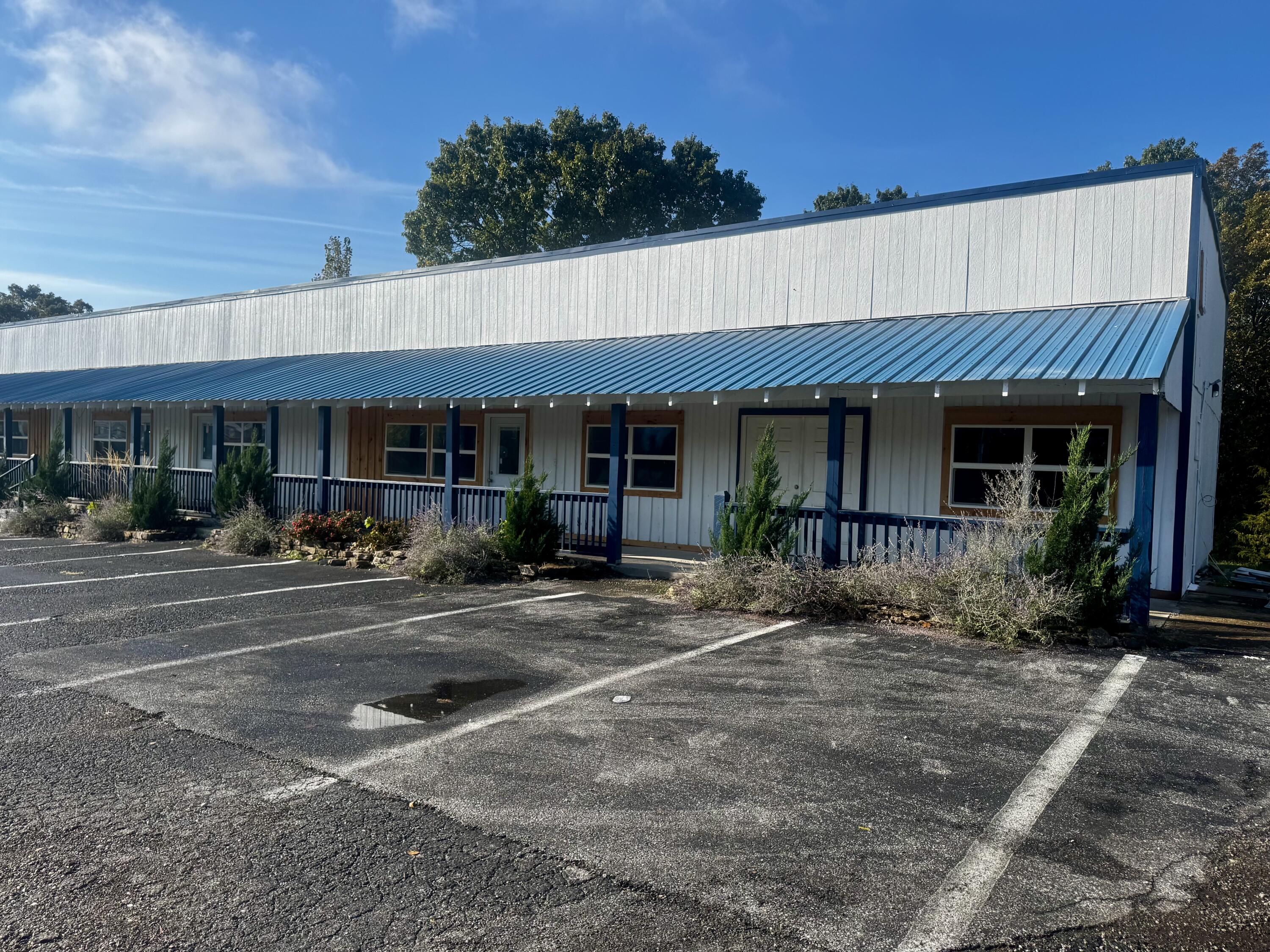 Photo 4 - Commercial Lease for sale – 9310 E State Highway 76   Branson West, MO