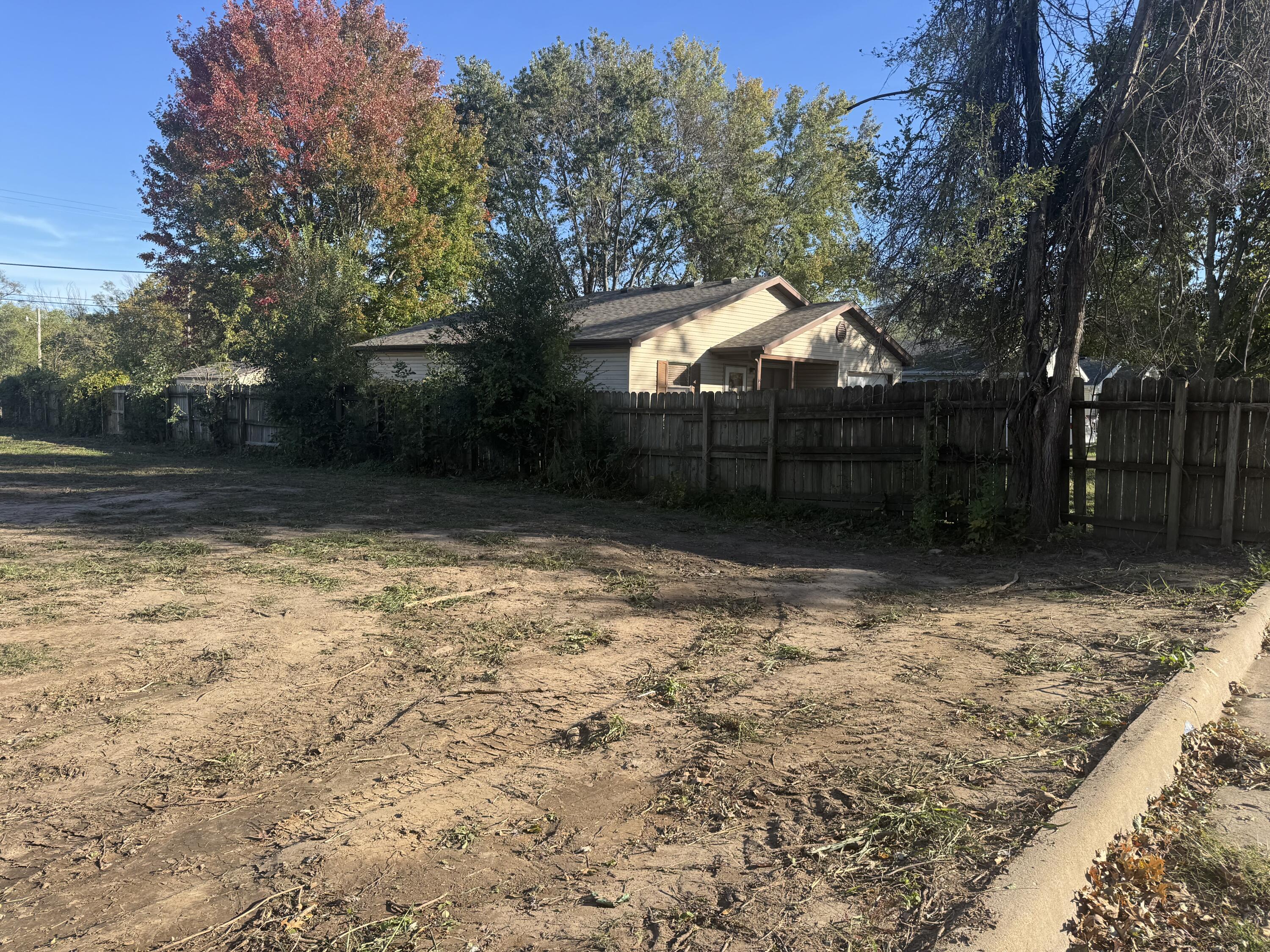 Photo 4 - Land for sale – 420 N Williams   Bolivar, MO