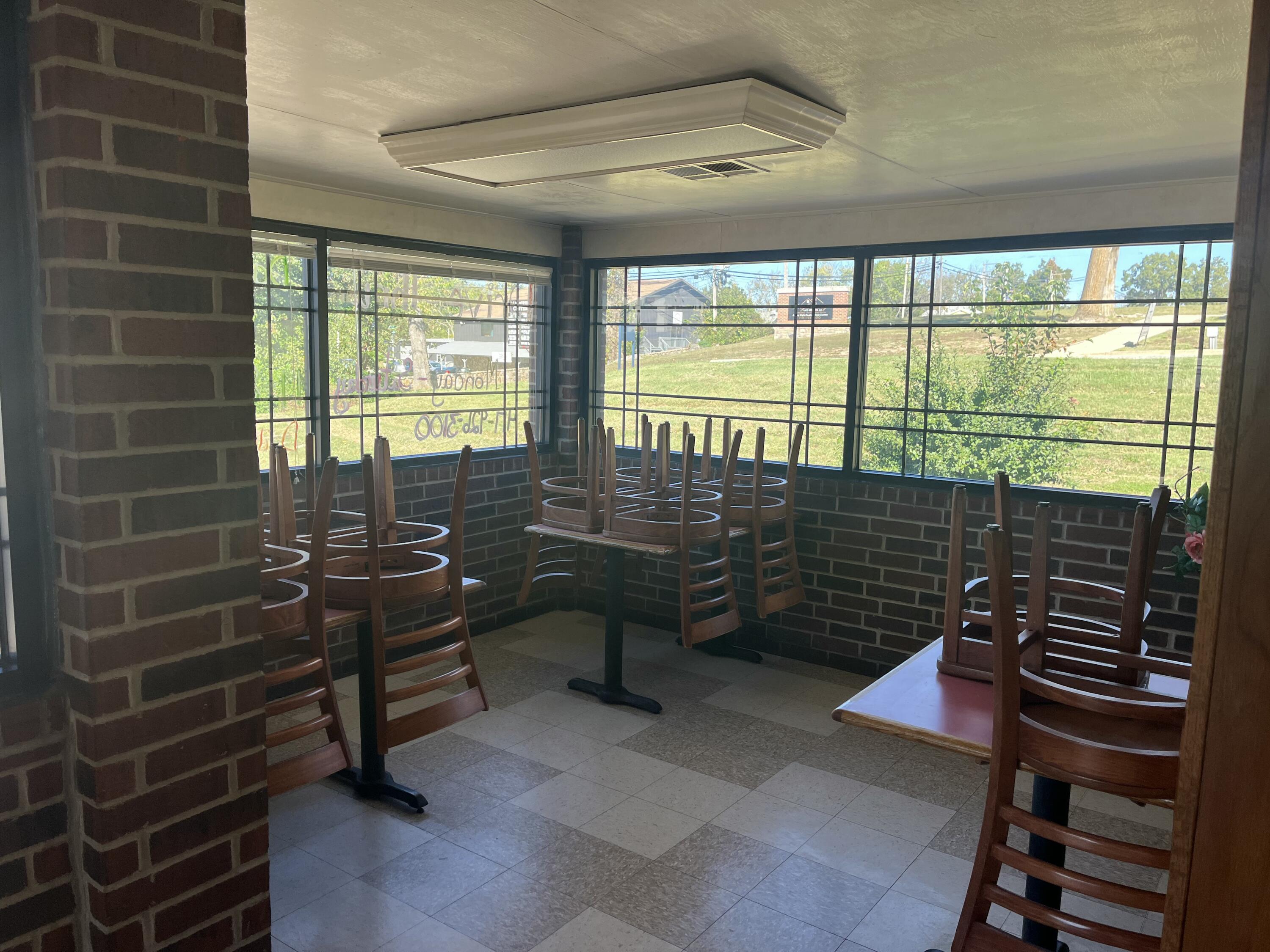 Photo 11 - Commercial Sale for sale – 924 N Main Street  Mountain Grove, MO