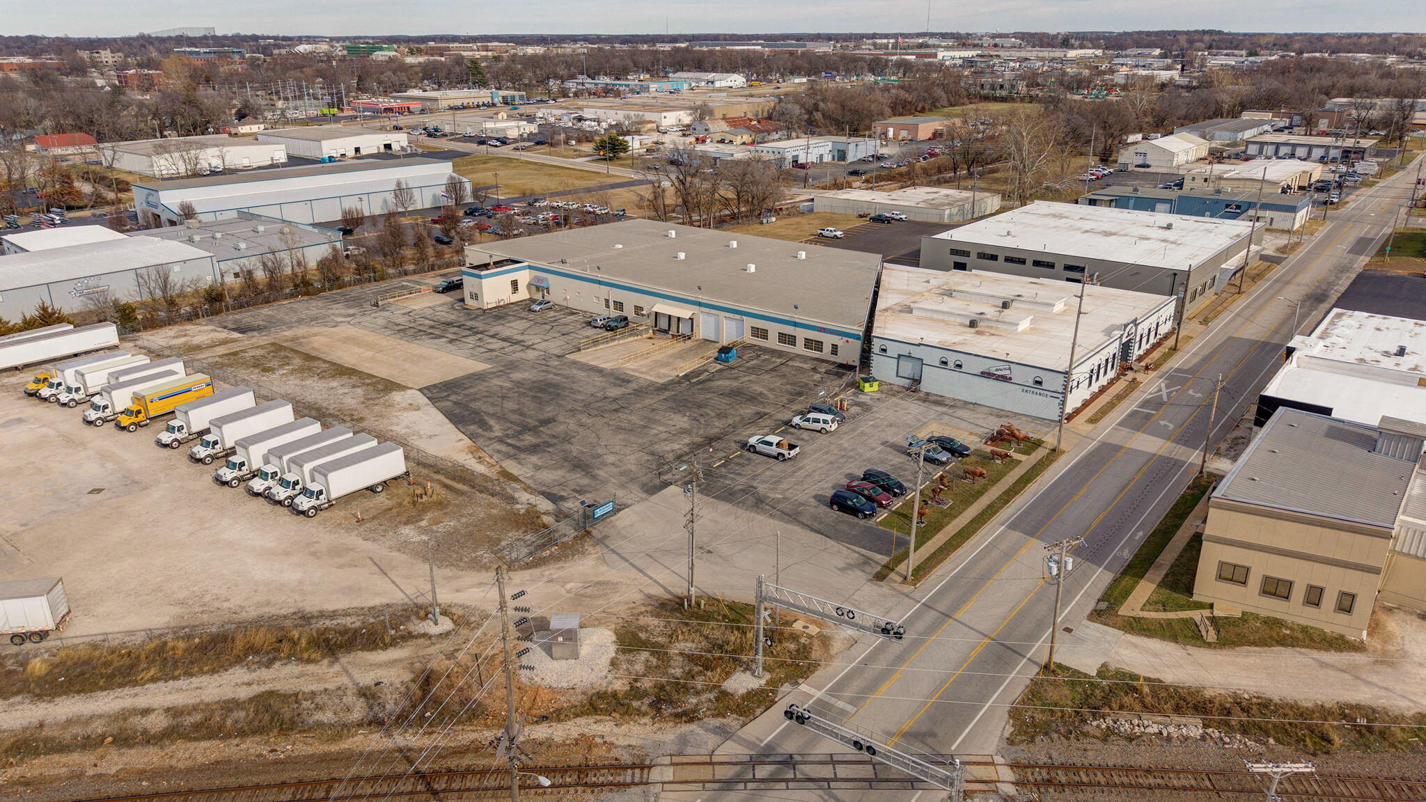 Photo 8 - Commercial Sale for sale – 1325 E Trafficway   Springfield, MO