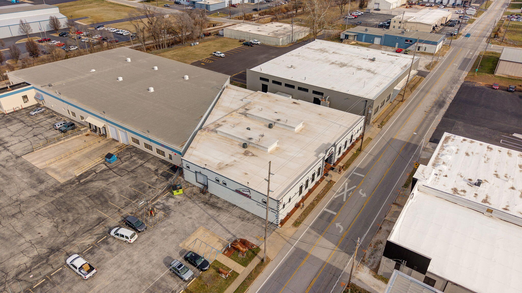 Photo 10 - Commercial Sale for sale – 1325 E Trafficway   Springfield, MO