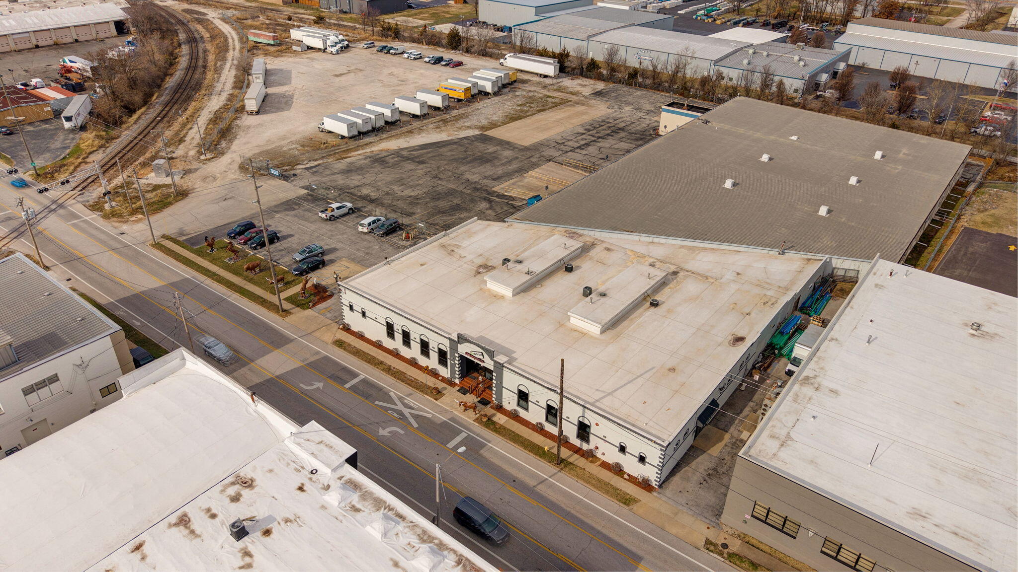 Photo 11 - Commercial Sale for sale – 1325 E Trafficway   Springfield, MO