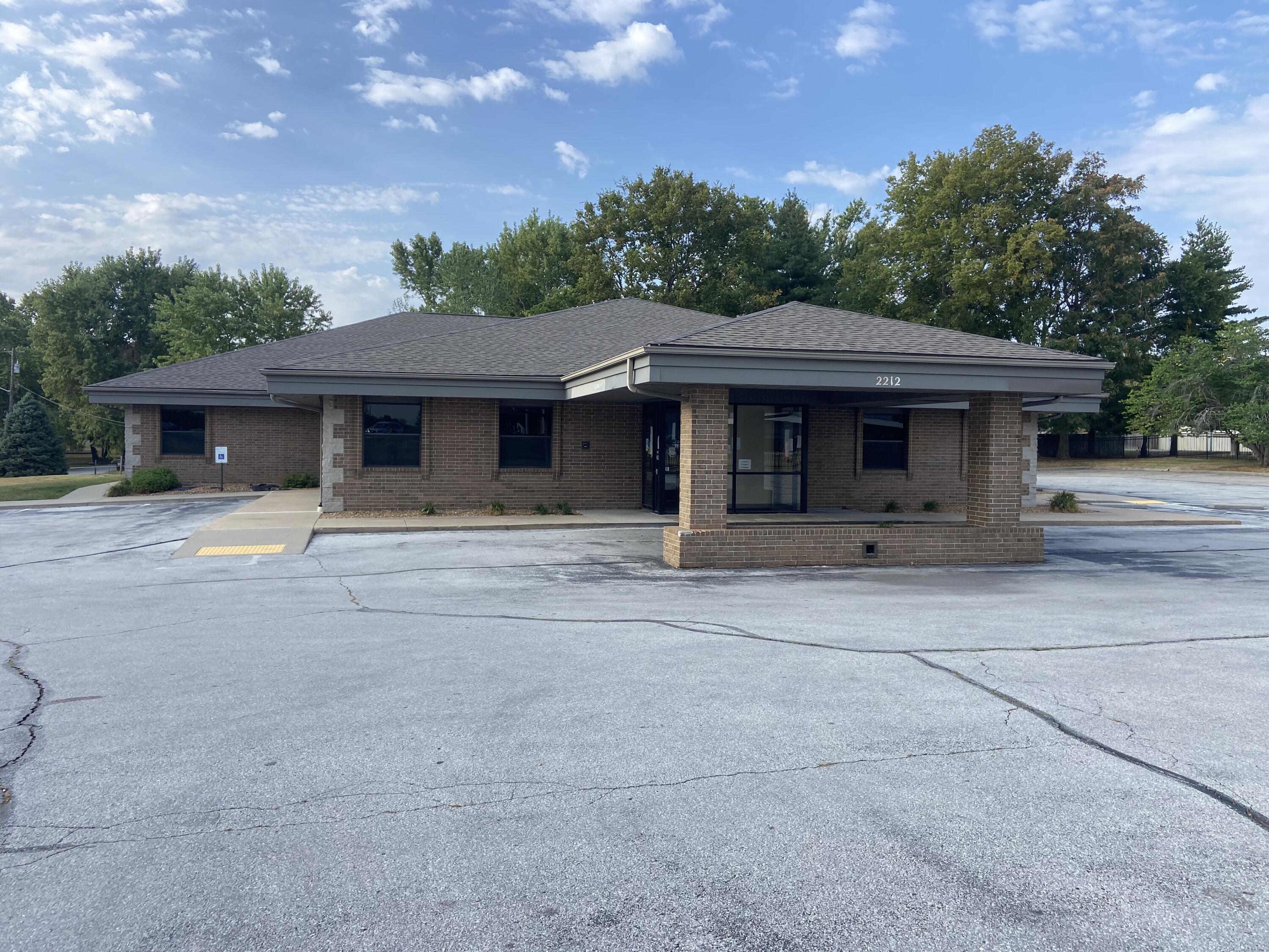 Photo 2 - Commercial Sale for sale – 2212 W Kearney Street  Springfield, MO