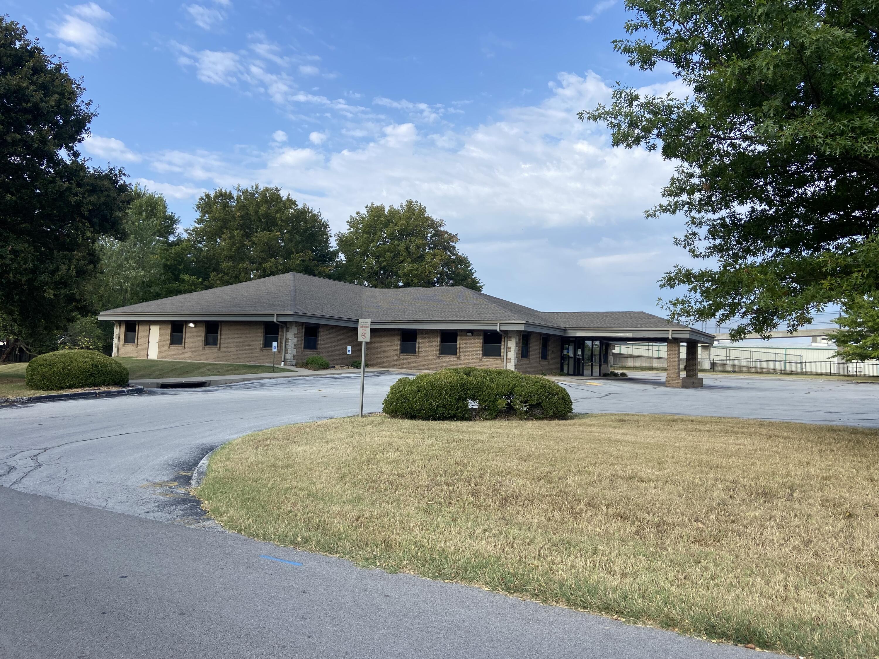 Photo 4 - Commercial Sale for sale – 2212 W Kearney Street  Springfield, MO