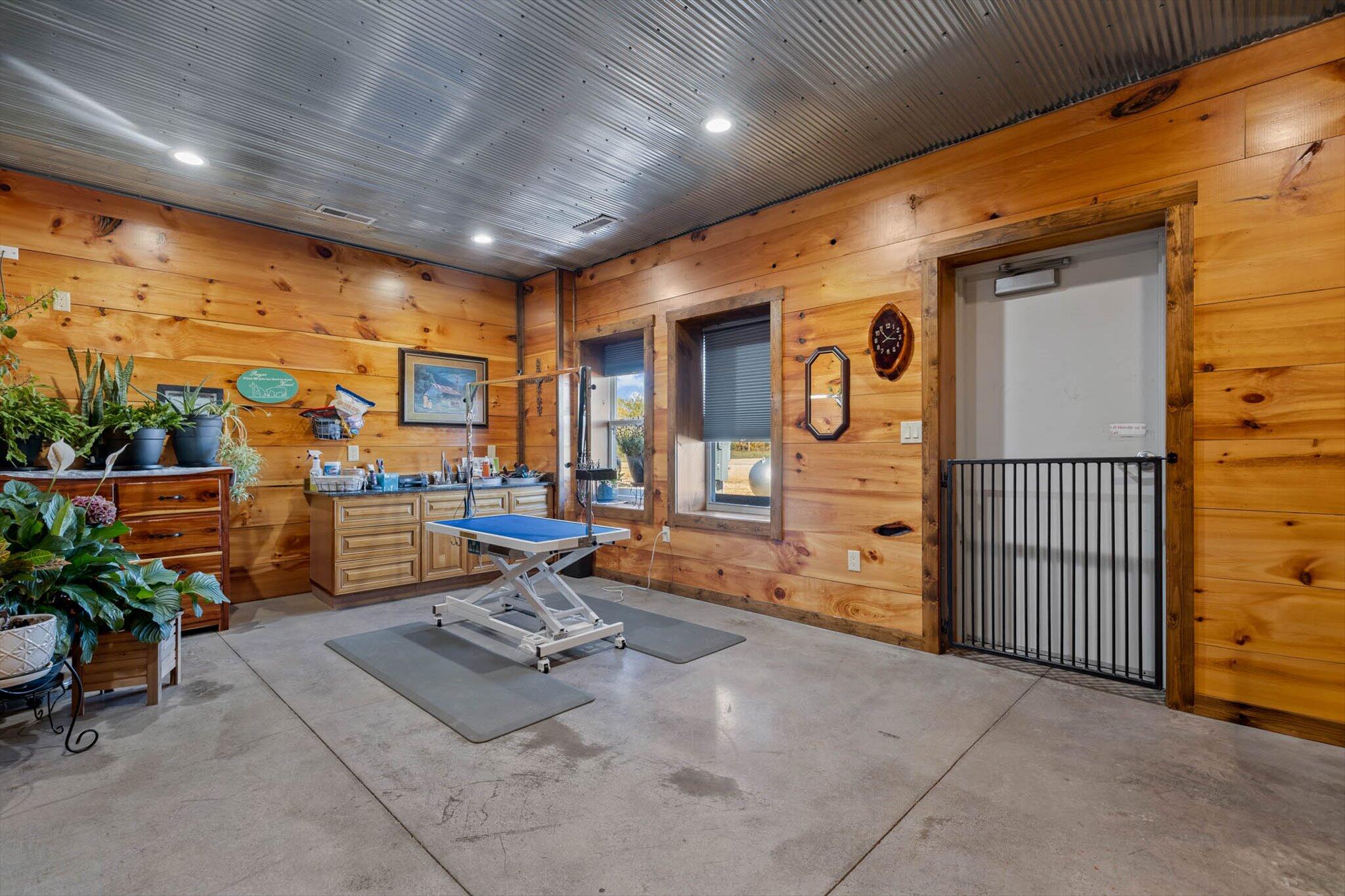 Photo 5 - Commercial Sale for sale – 558  Lucky Road  Seymour, MO