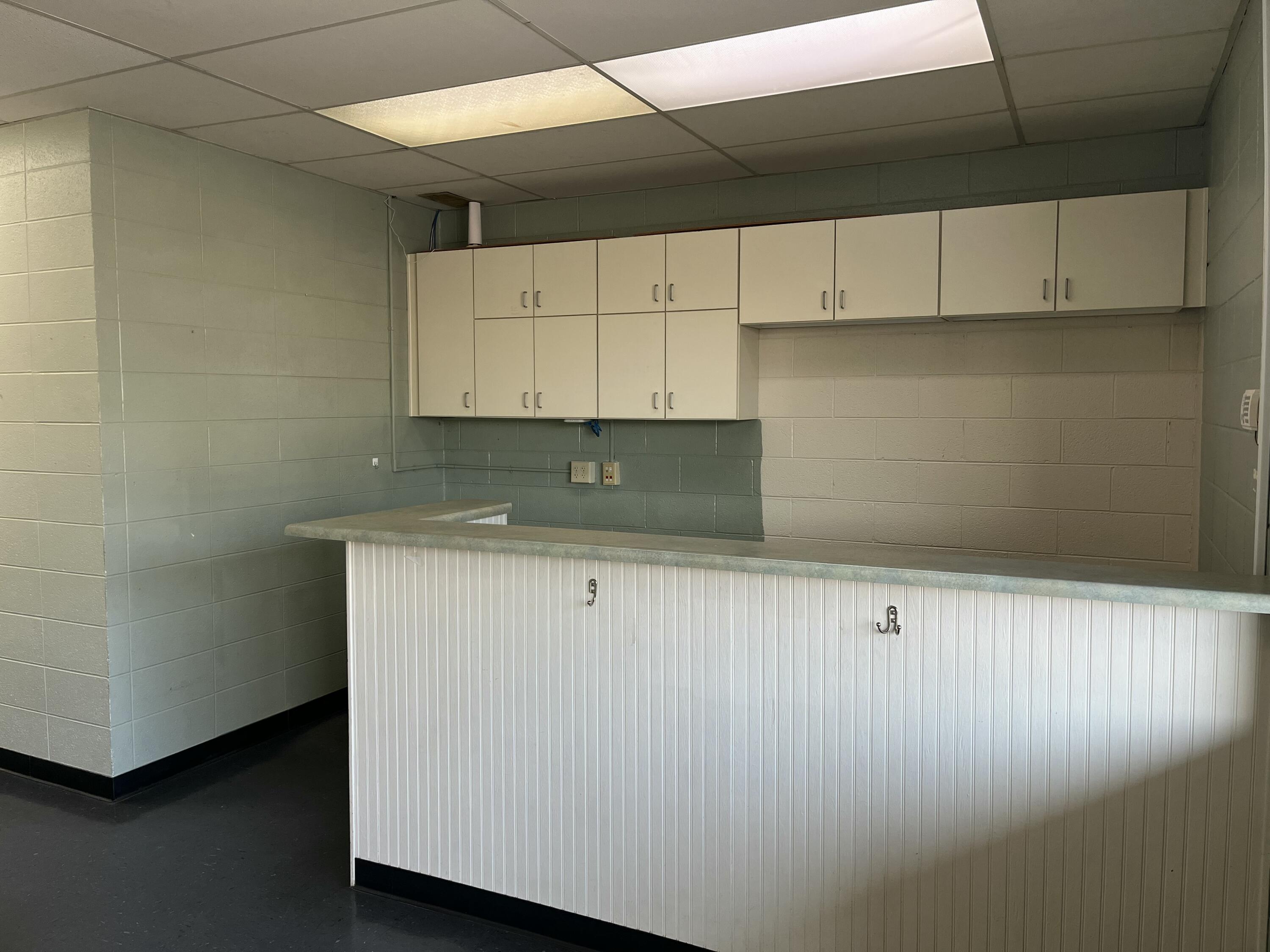 Photo 5 - Commercial Sale for sale – 1332 W Sunshine Street  Springfield, MO