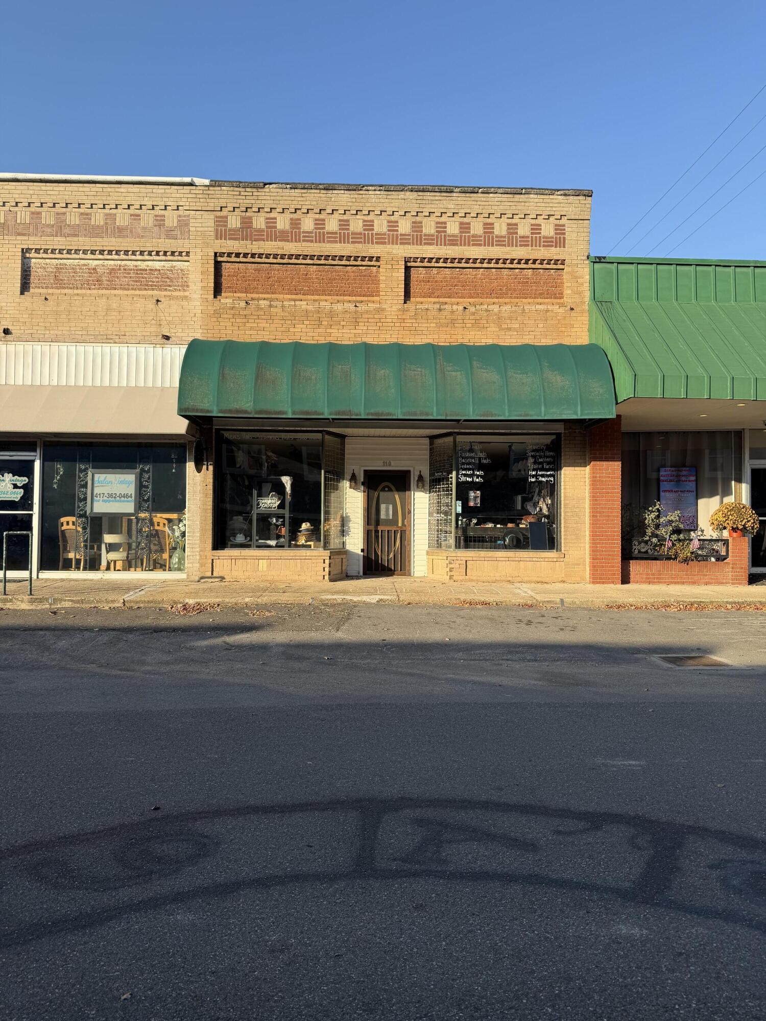 Photo 2 - Commercial Sale for sale – 110 N Oak   Mountain View, MO