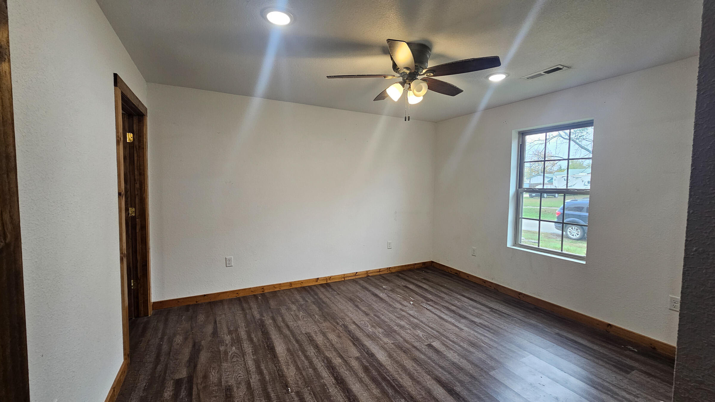 Photo 7 - Residential for sale – 625/627 W Hawthorne Street  Houston, MO