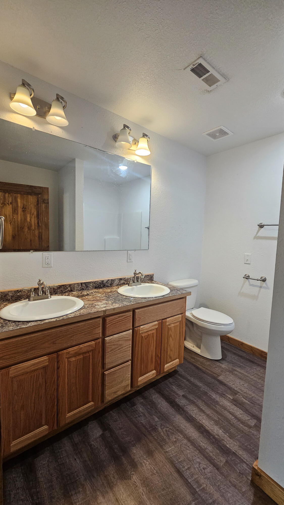 Photo 8 - Residential for sale – 625/627 W Hawthorne Street  Houston, MO