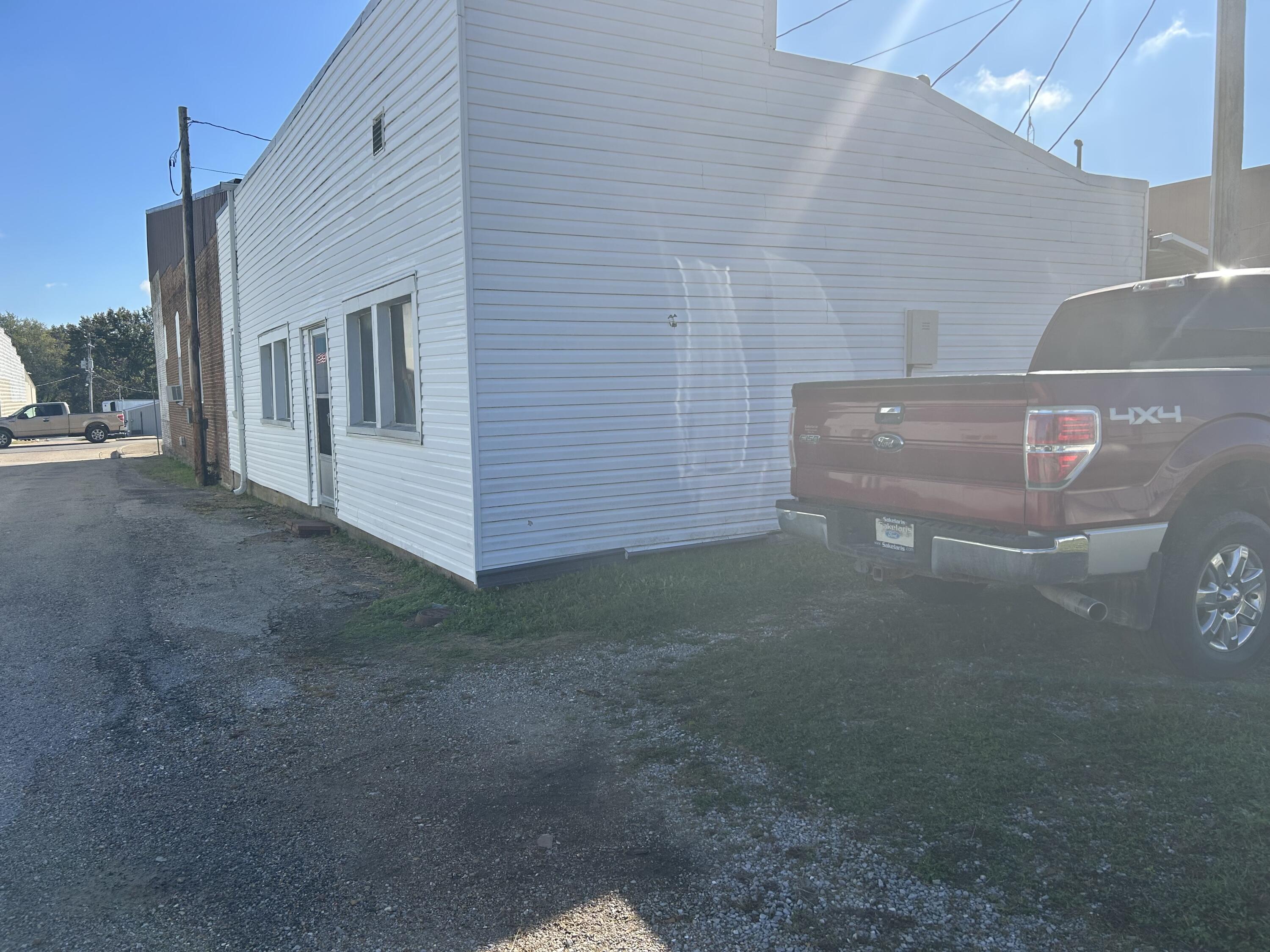 Photo 10 - Commercial Sale for sale – 115 S Main Street  Licking, MO