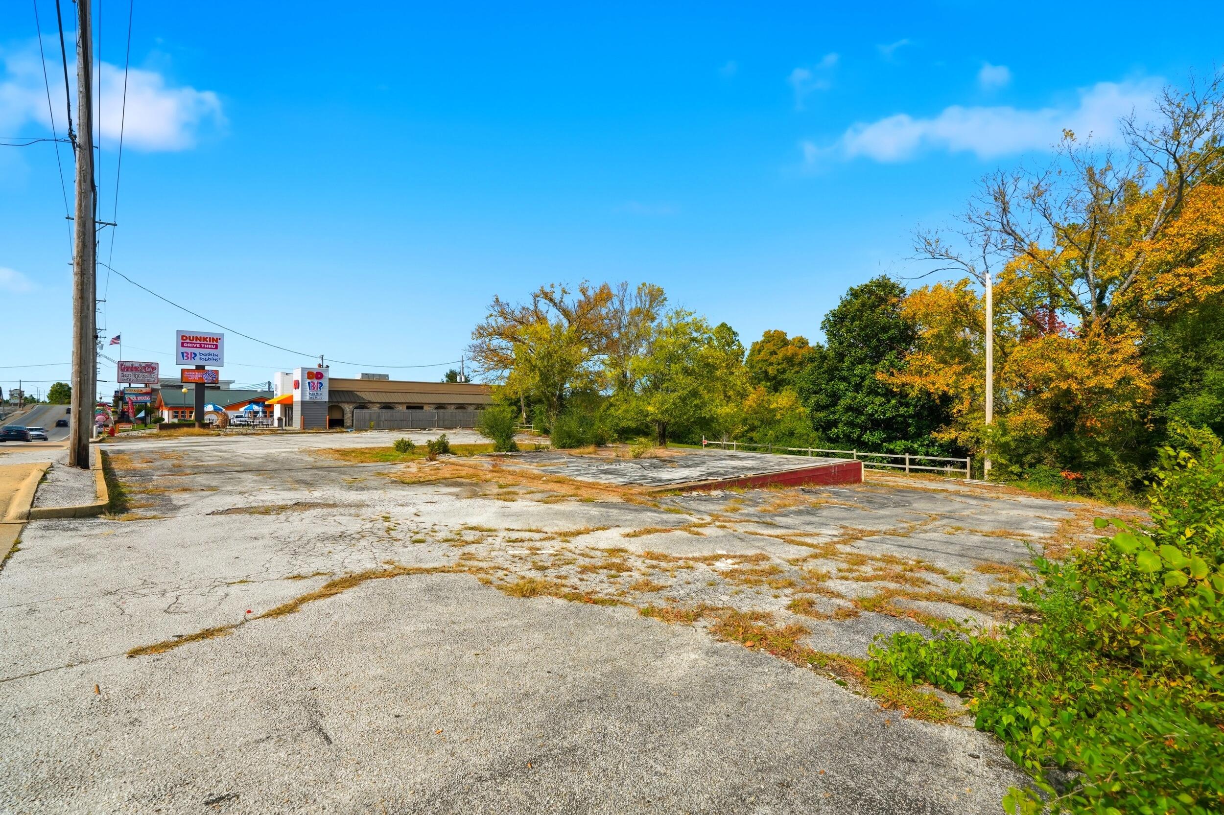 Photo 16 - Commercial Sale for sale – 1211  West 76 Country Boulevard   Branson, MO