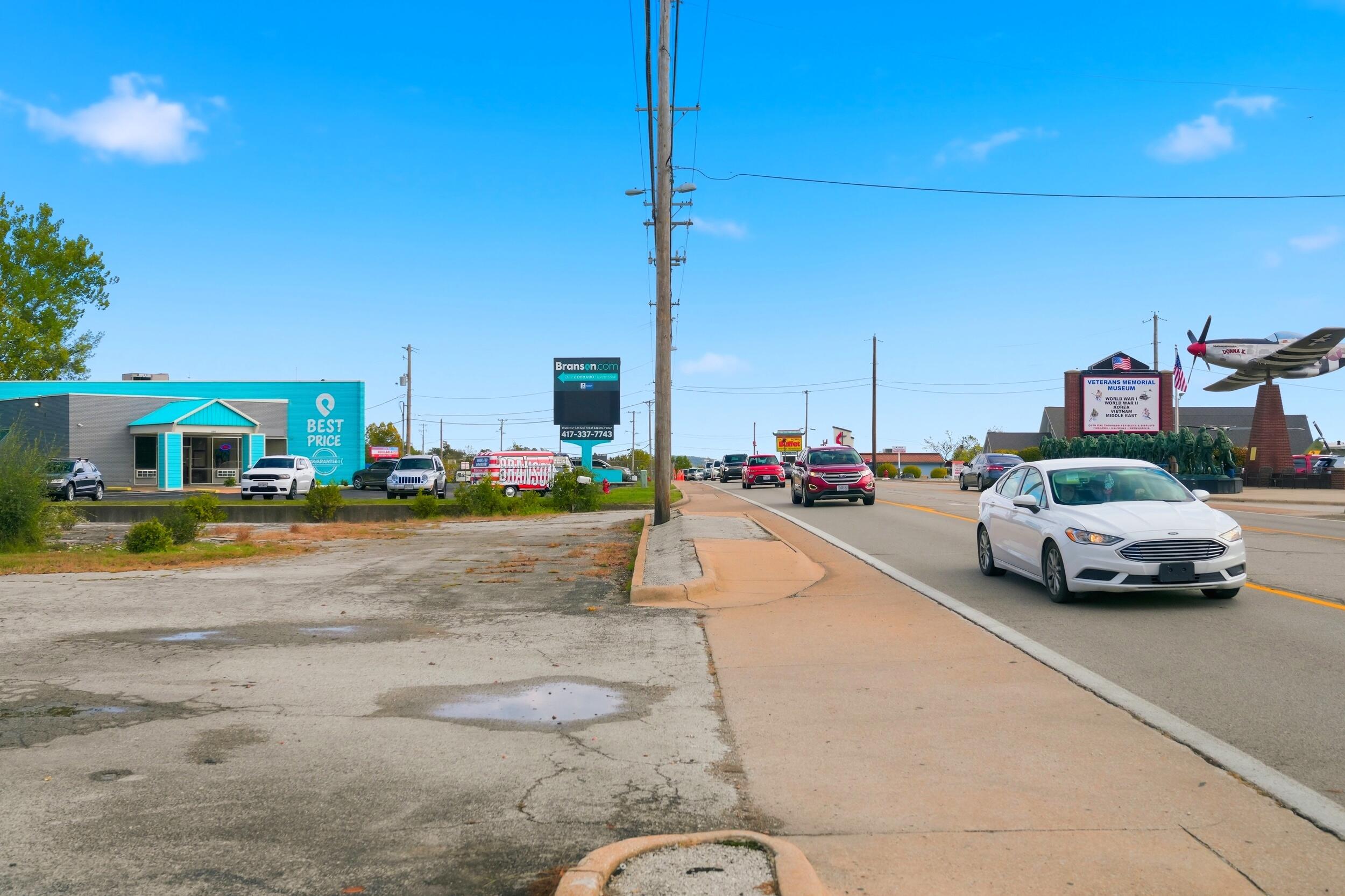 Photo 21 - Commercial Sale for sale – 1211  West 76 Country Boulevard   Branson, MO