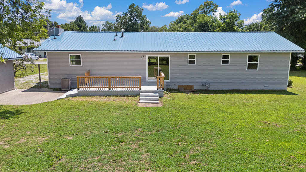 Photo 4 - Residential for sale – 1102  Sapp Street  Cassville, MO