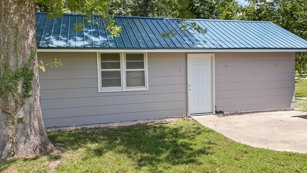 Photo 7 - Residential for sale – 1102  Sapp Street  Cassville, MO