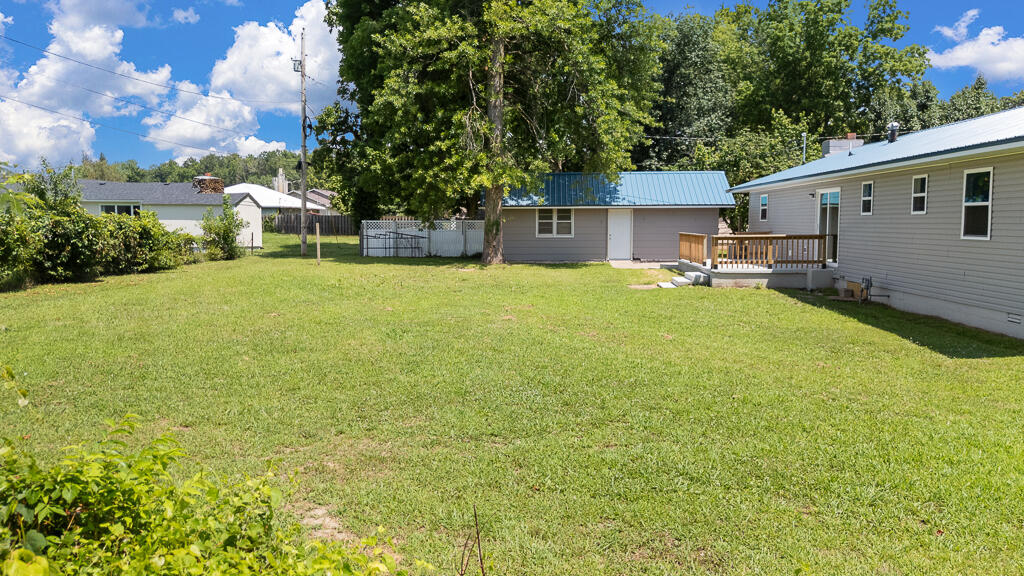 Photo 8 - Residential for sale – 1102  Sapp Street  Cassville, MO