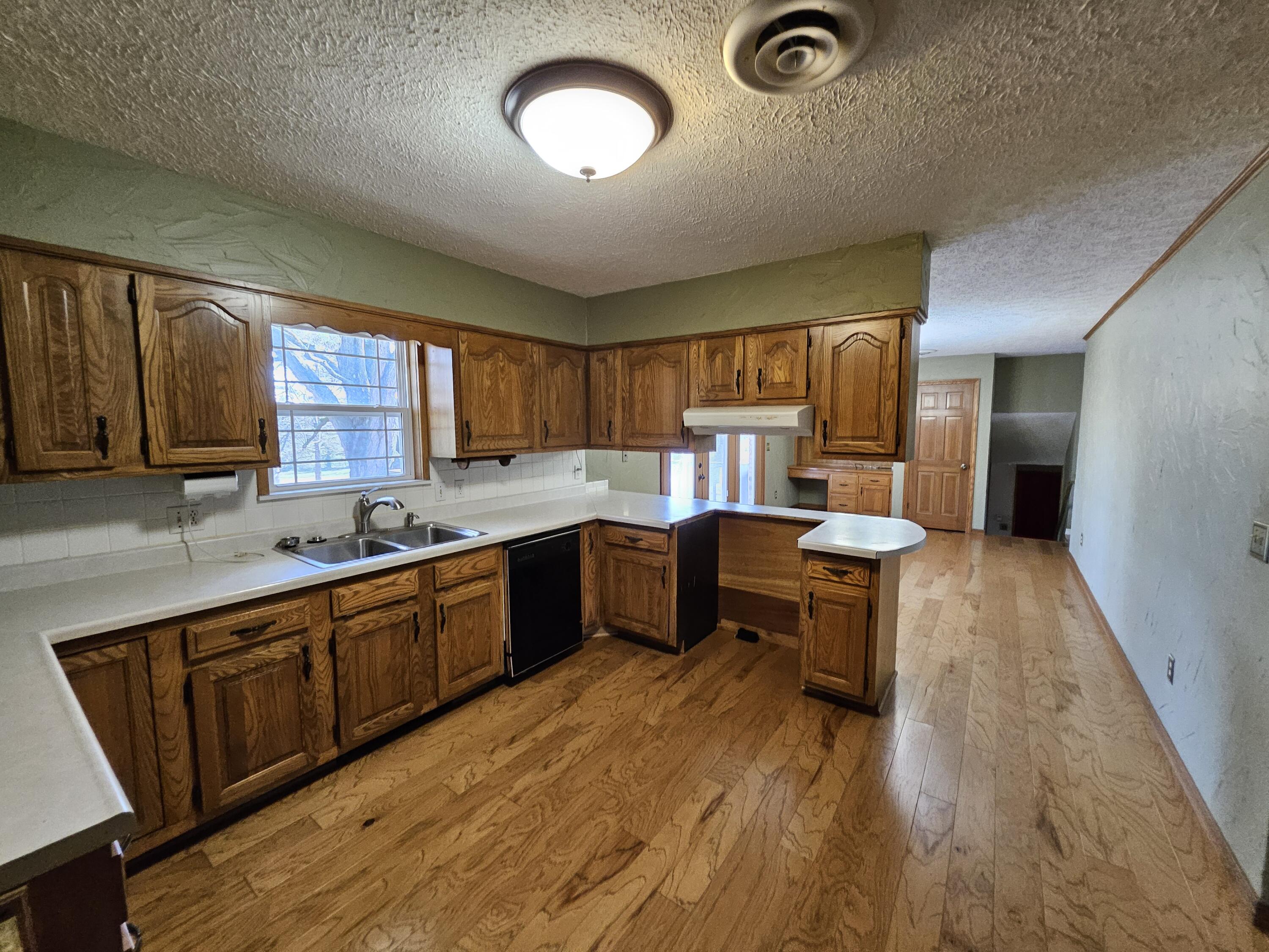 Photo 5 - Residential for sale – 1105 N 14th Street  Monett, MO