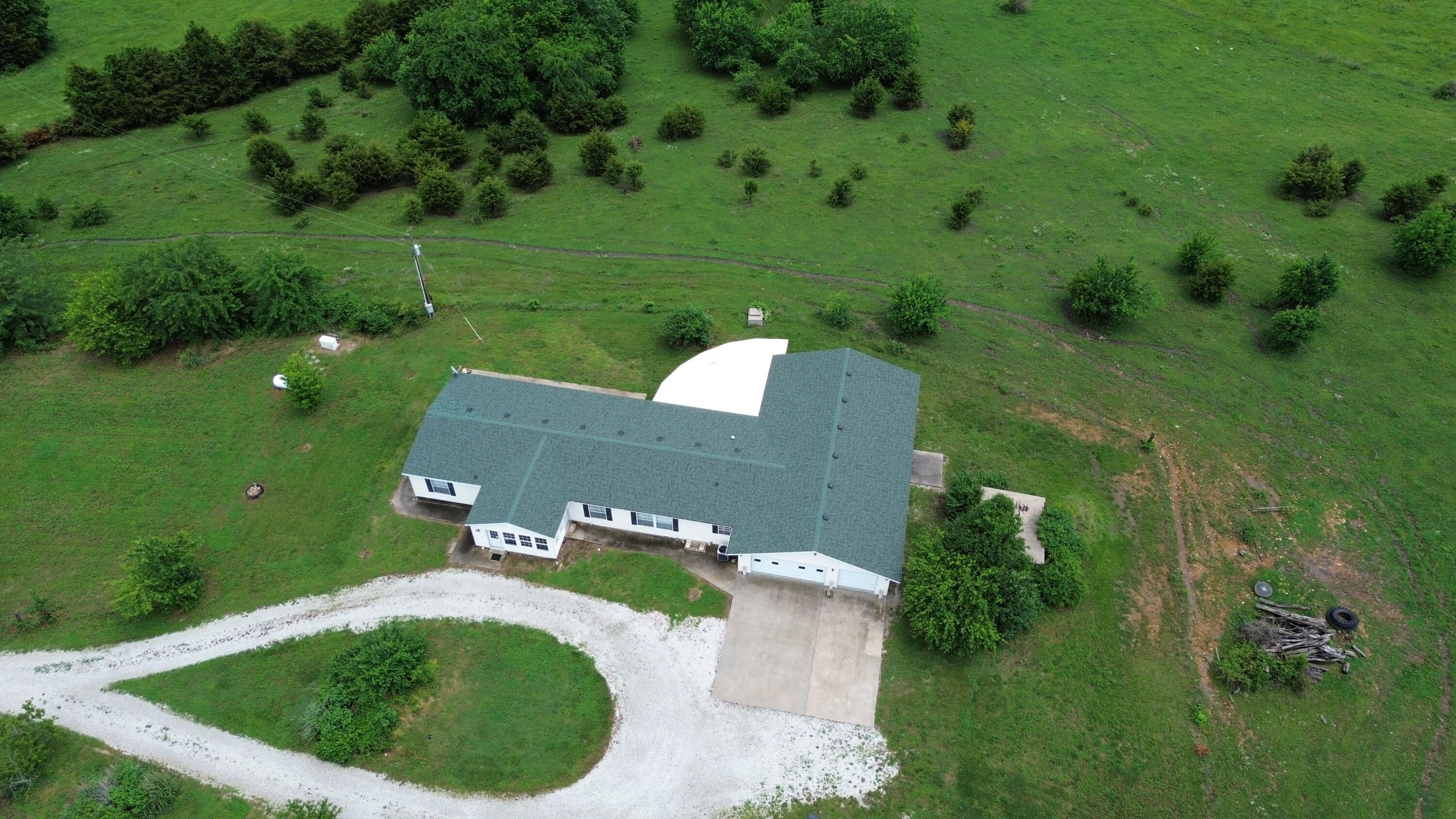 Photo 5 - Farm for sale – 1672 E 355th Road  Bolivar, MO