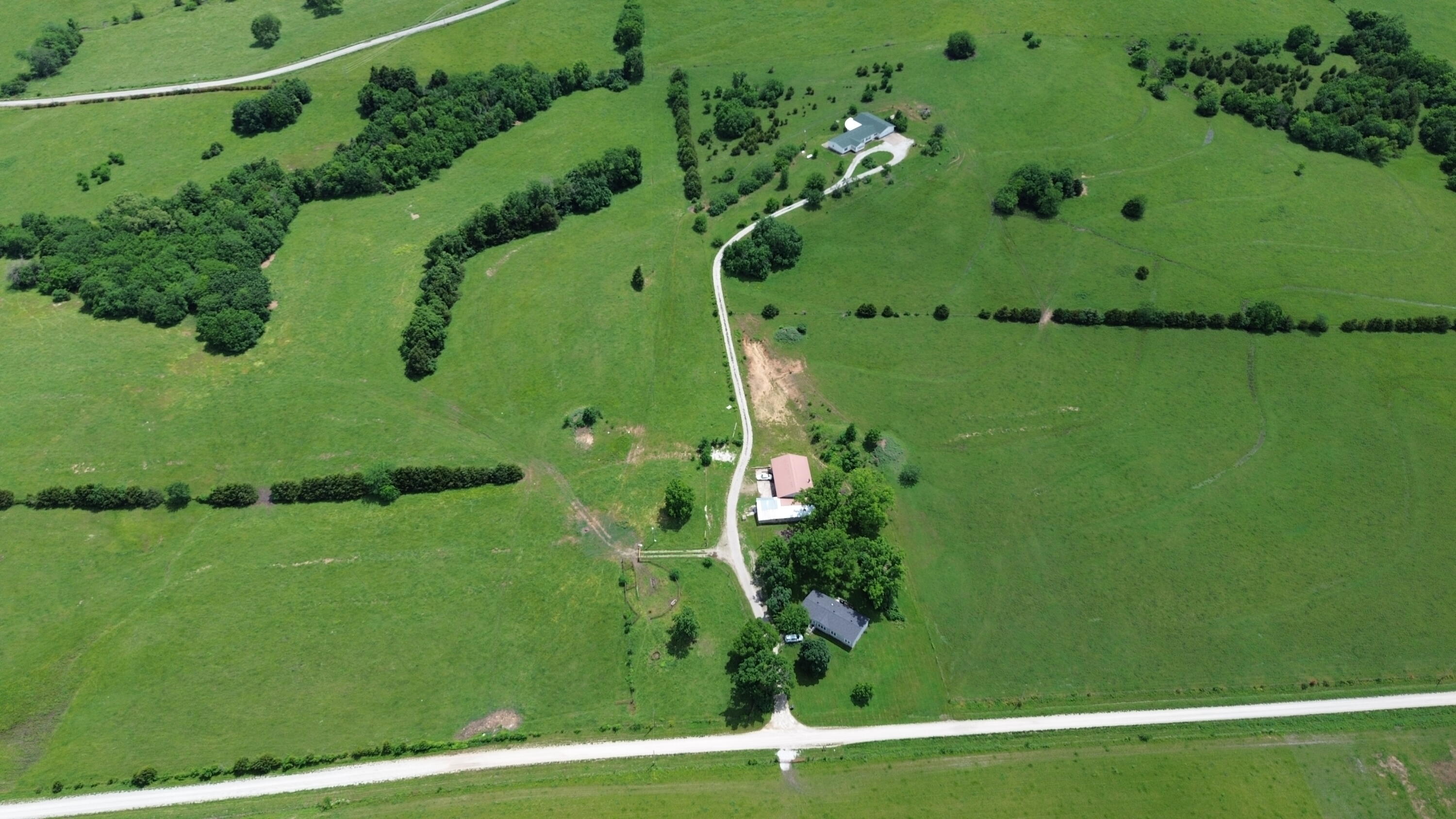 Photo 14 - Farm for sale – 1672 E 355th Road  Bolivar, MO