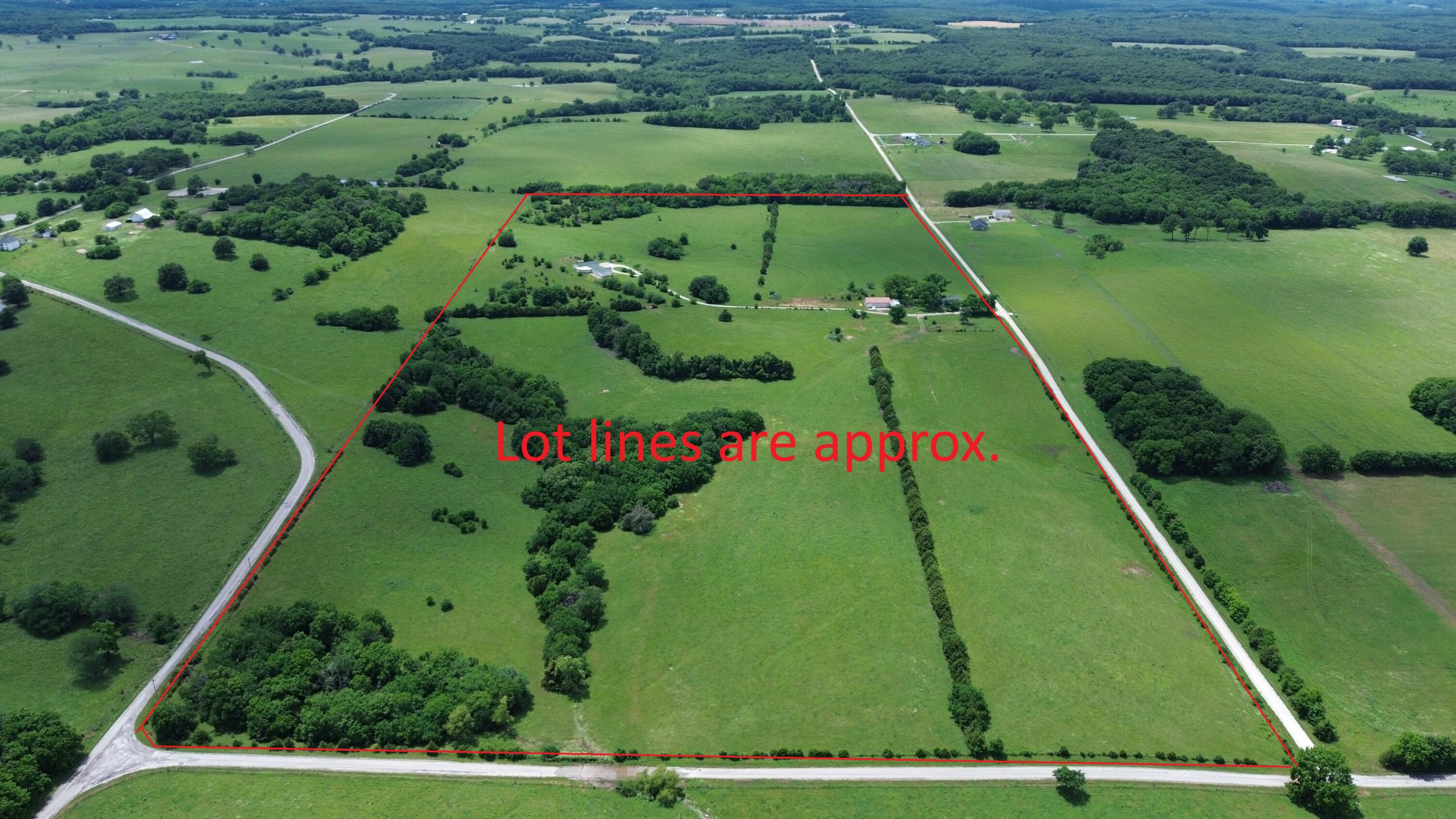 Farm for sale – 1672 E 355th Road  Bolivar, MO