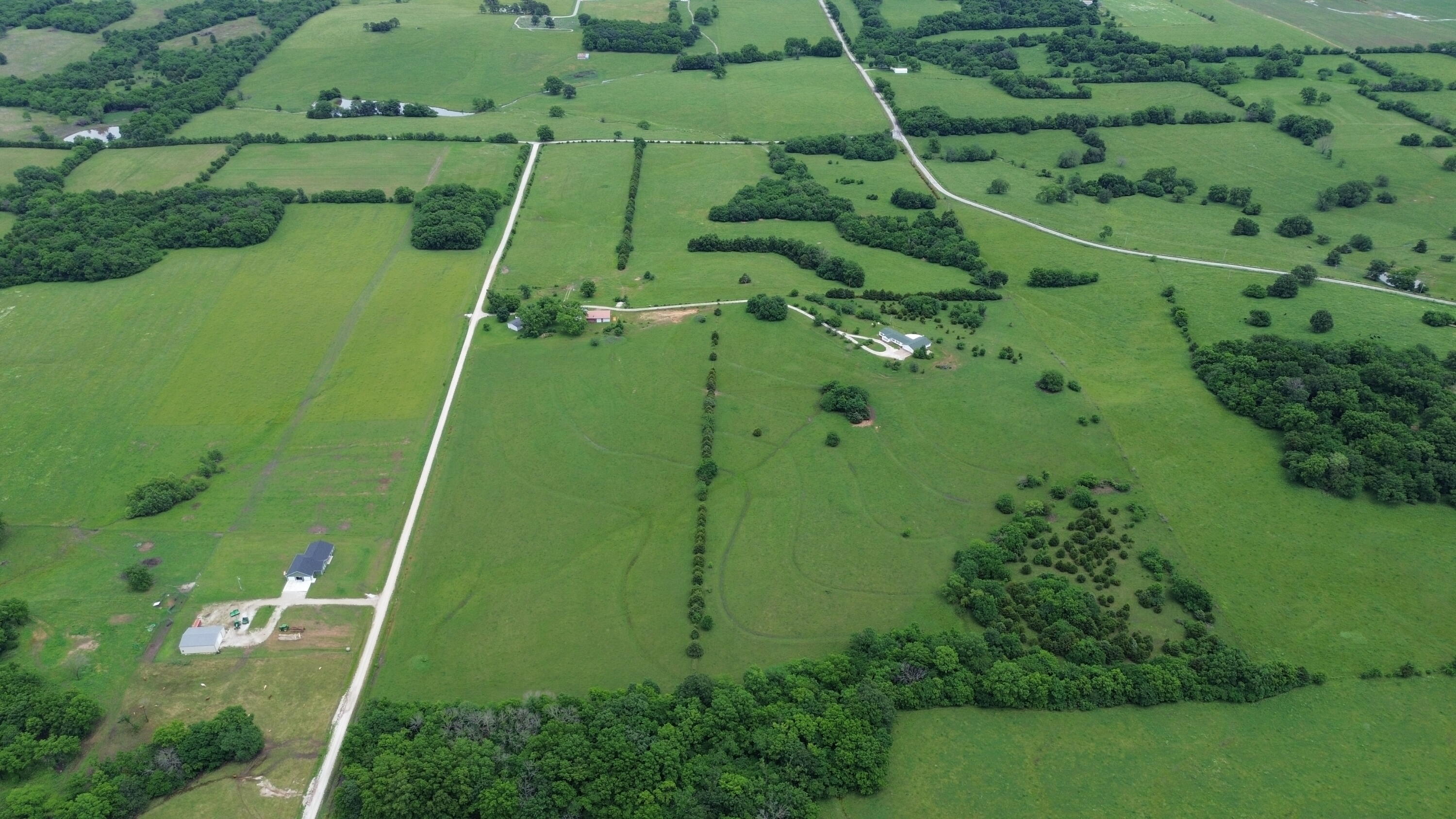 Photo 10 - Farm for sale – 1672 E 355th Road  Bolivar, MO