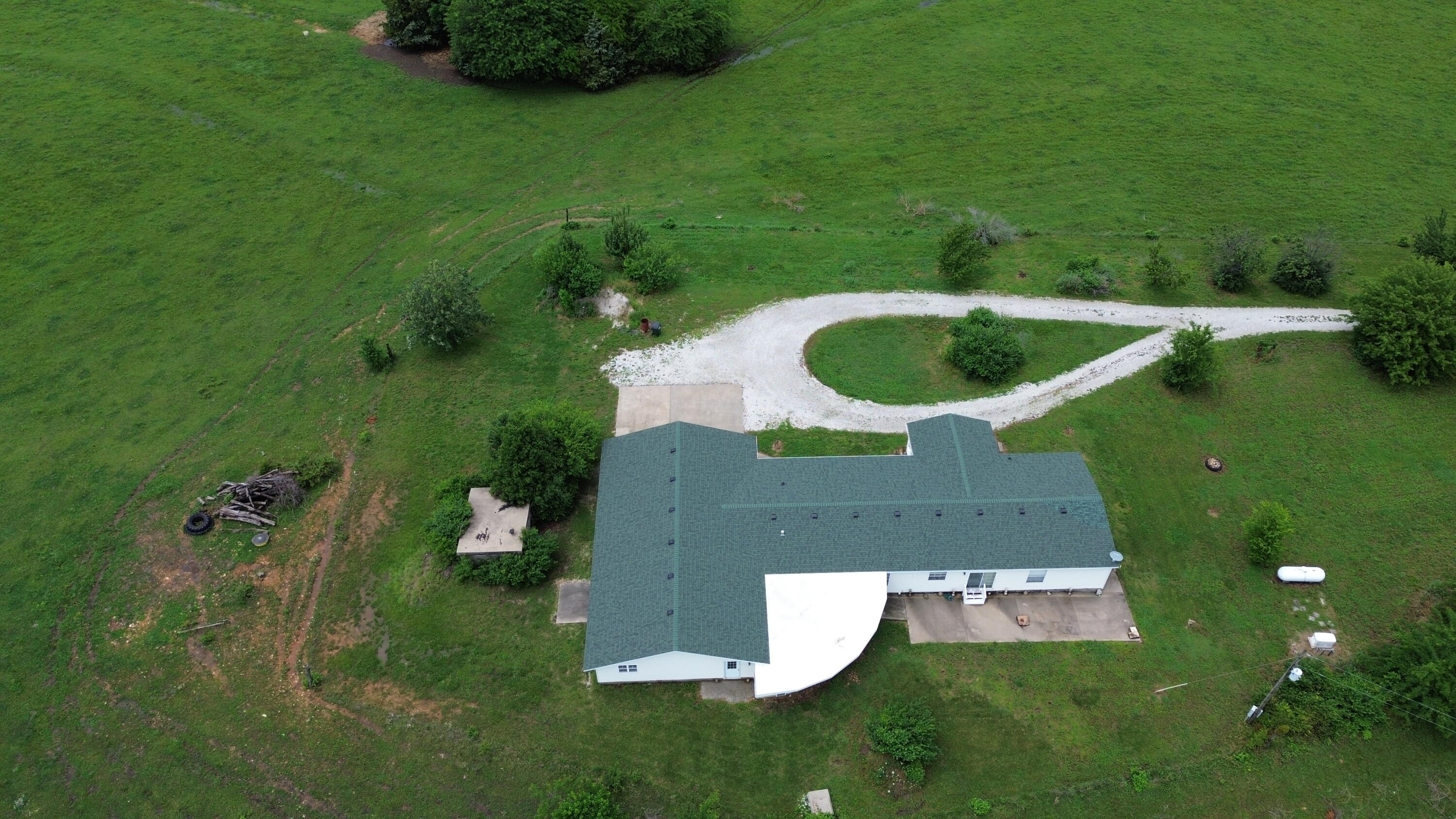 Photo 9 - Farm for sale – 1672 E 355th Road  Bolivar, MO