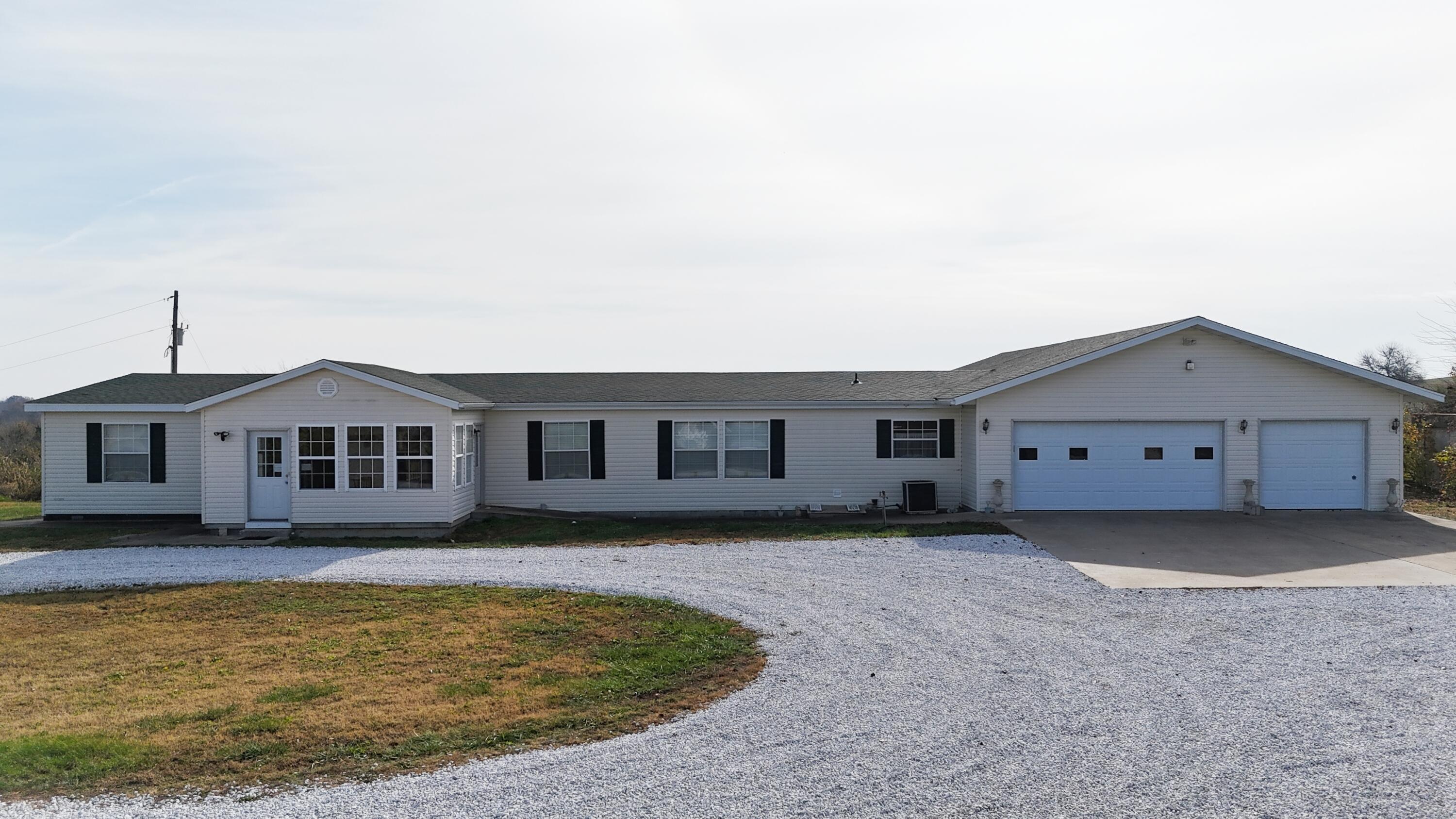 Photo 6 - Farm for sale – 1672 E 355th Road  Bolivar, MO