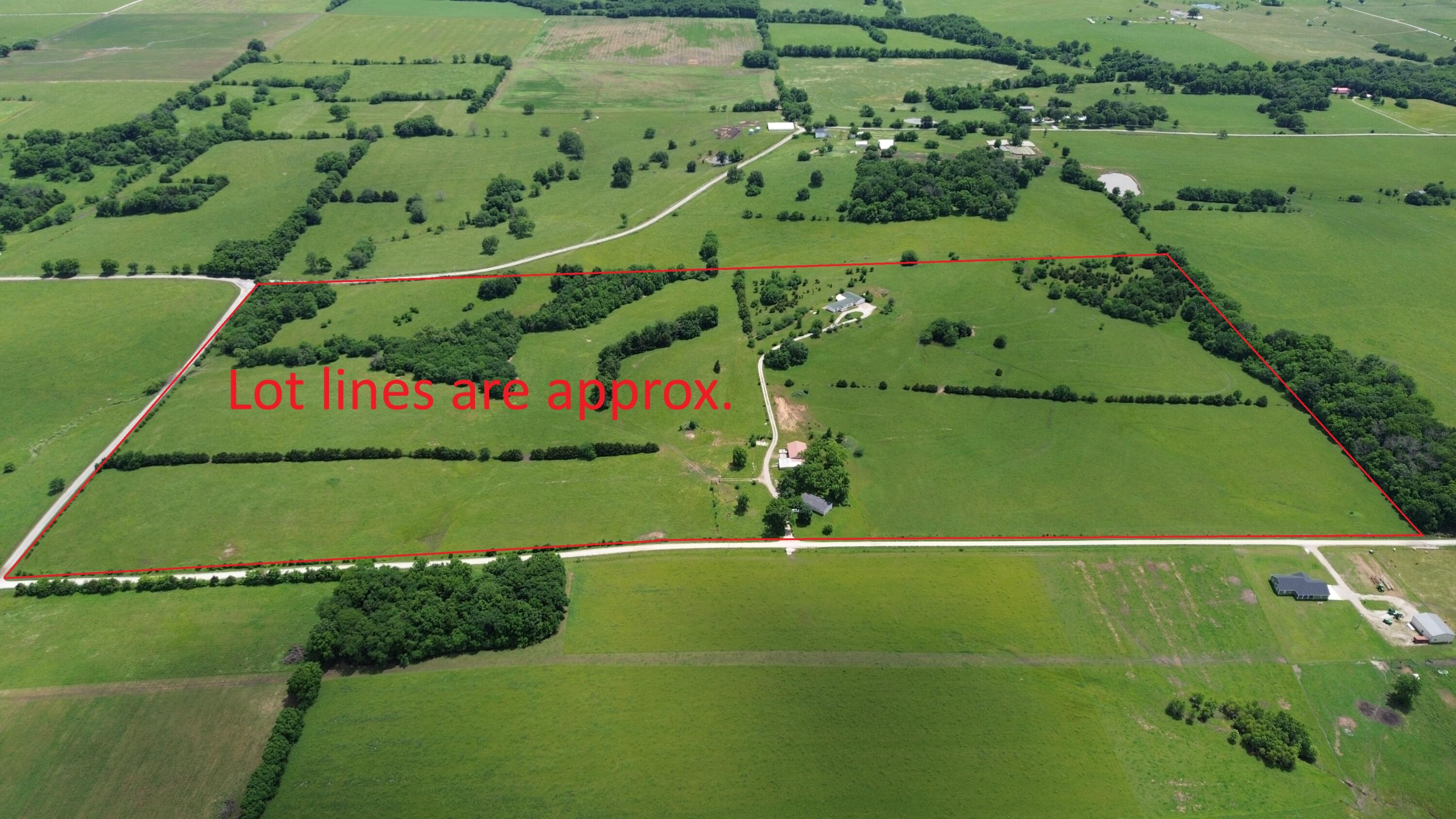 Photo 4 - Farm for sale – 1672 E 355th Road  Bolivar, MO