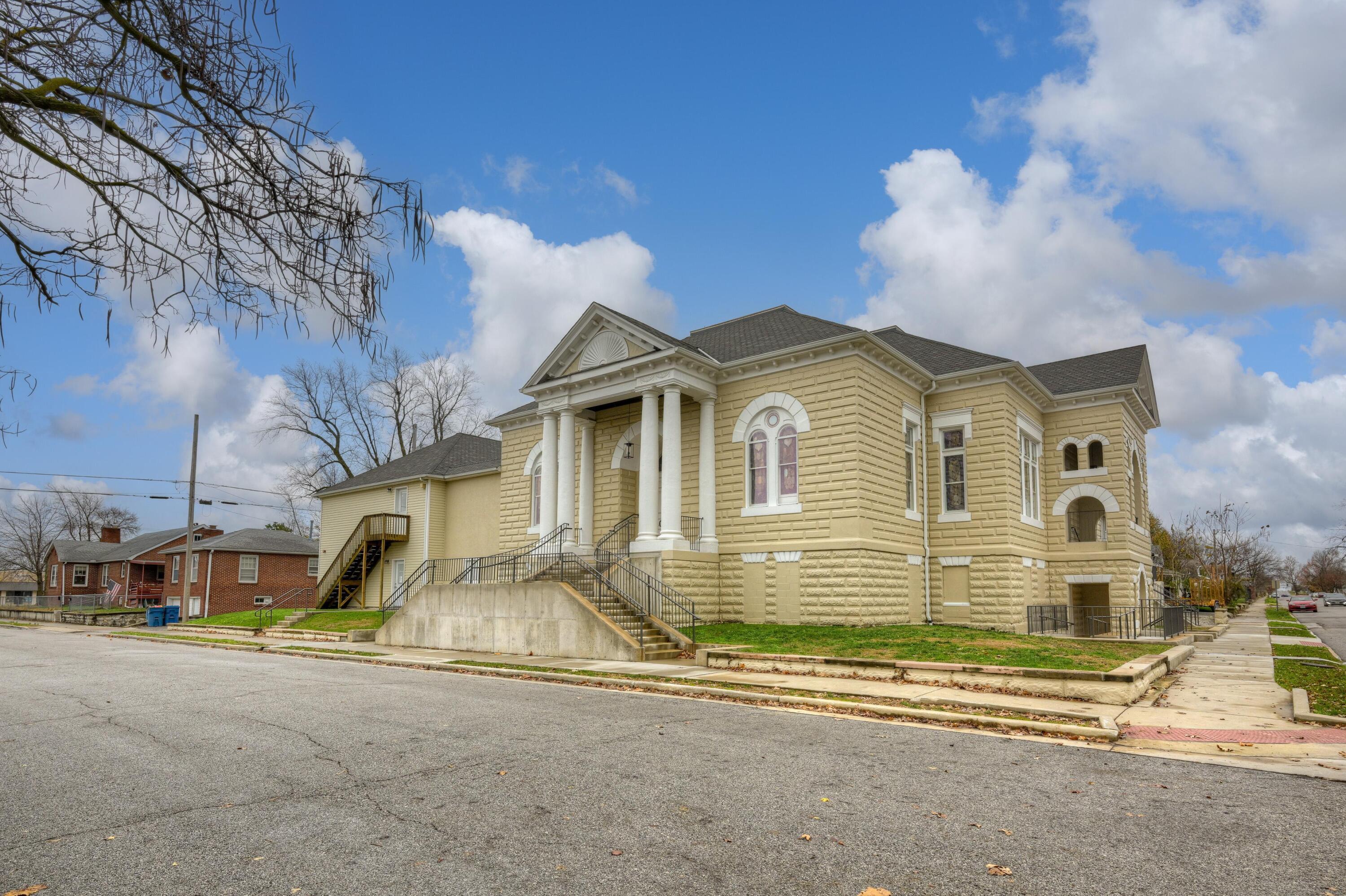 Photo 5 - Commercial Sale for sale – 1601 S Wall Avenue  Joplin, MO