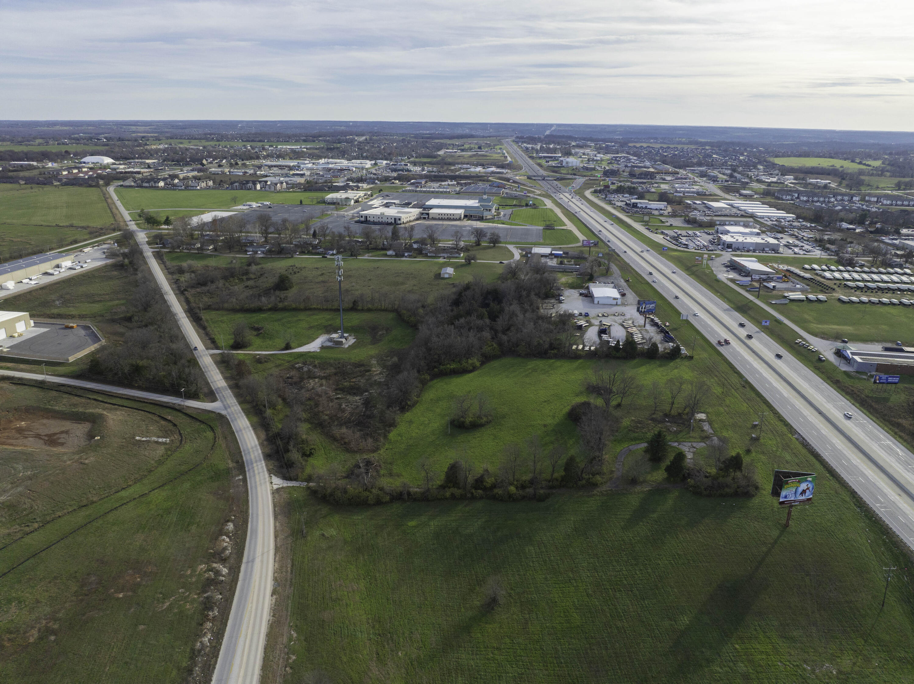 Photo 2 - Commercial Sale for sale – 1099 N Farmer Branch Road  Ozark, MO