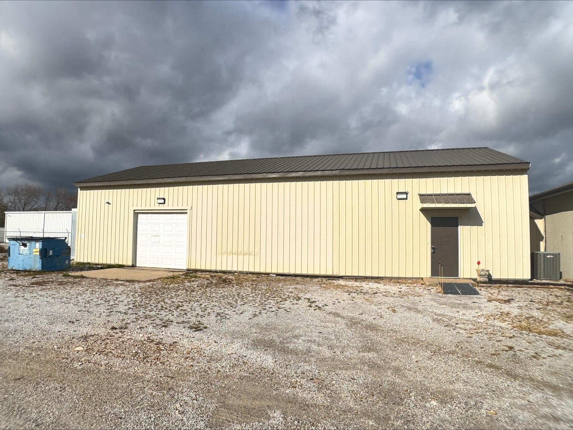 Photo 8 - Commercial Sale for sale – 2307  Missouri Avenue  Carthage, MO