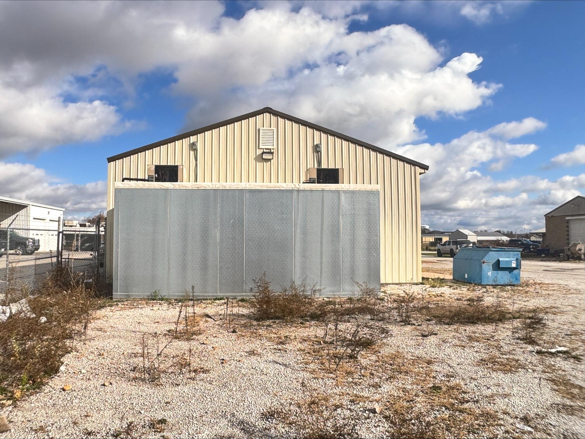 Photo 14 - Commercial Sale for sale – 2307  Missouri Avenue  Carthage, MO