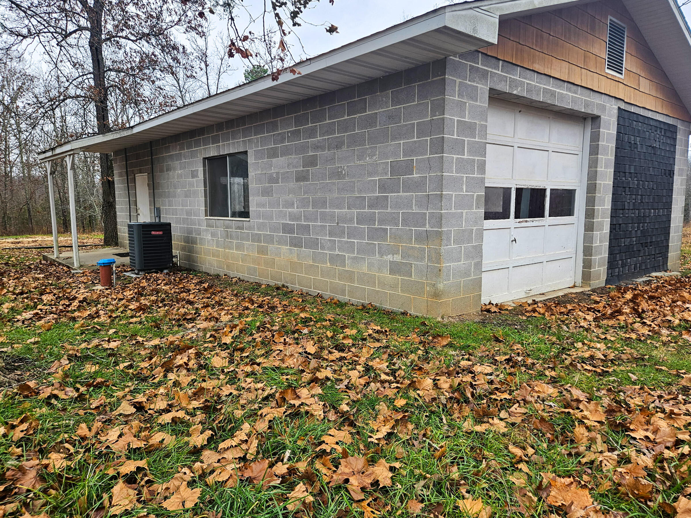 Photo 36 - Farm for sale – 21371  Howell Road   Mountain View, MO