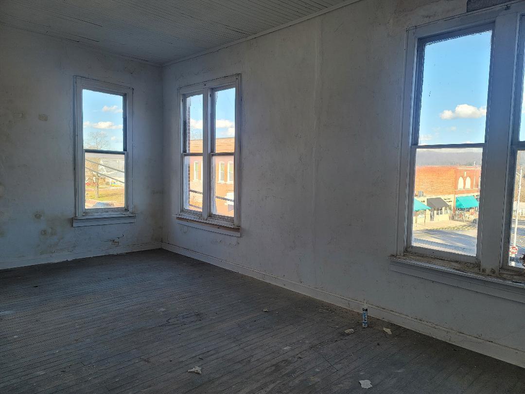 Photo 17 - Residential for sale – 103 S Main Street  Galena, MO