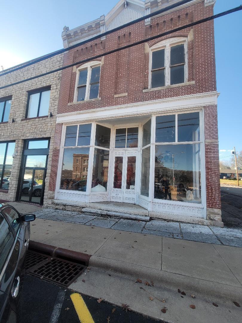 Photo 4 - Residential for sale – 103 S Main Street  Galena, MO