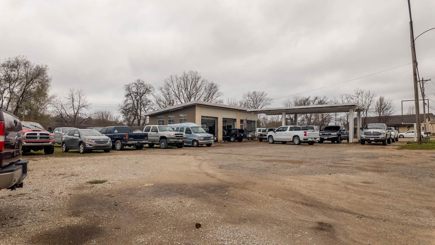 Photo 3 - Commercial Sale for sale – 608 E Main Street   Willow Springs, MO