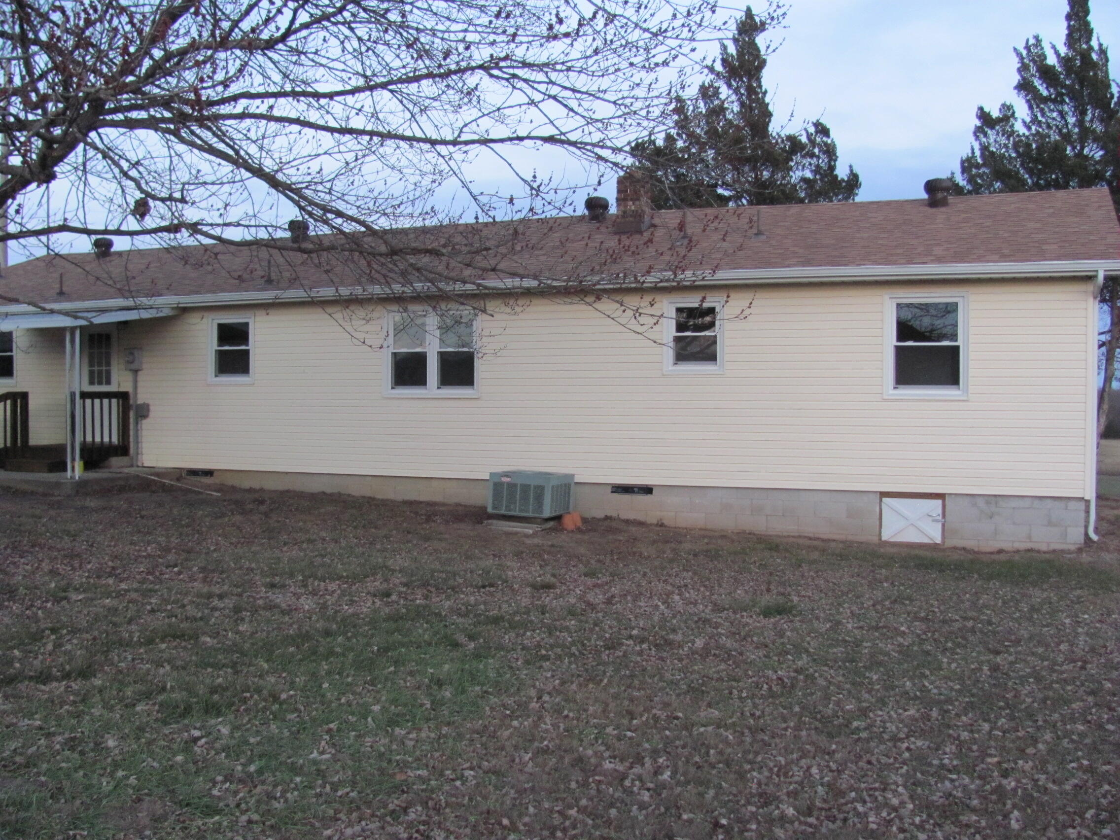Photo 4 - Residential for sale – 665 N Lemmon Avenue  Bolivar, MO