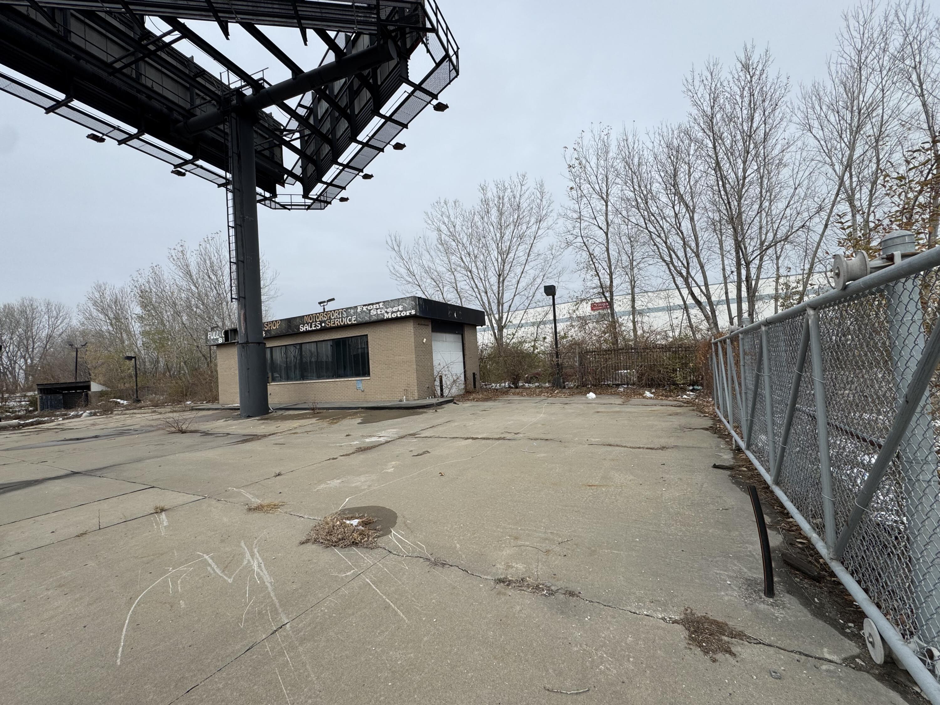 Photo 12 - Commercial Sale for sale – 6850 E Front Street  Kansas City, MO